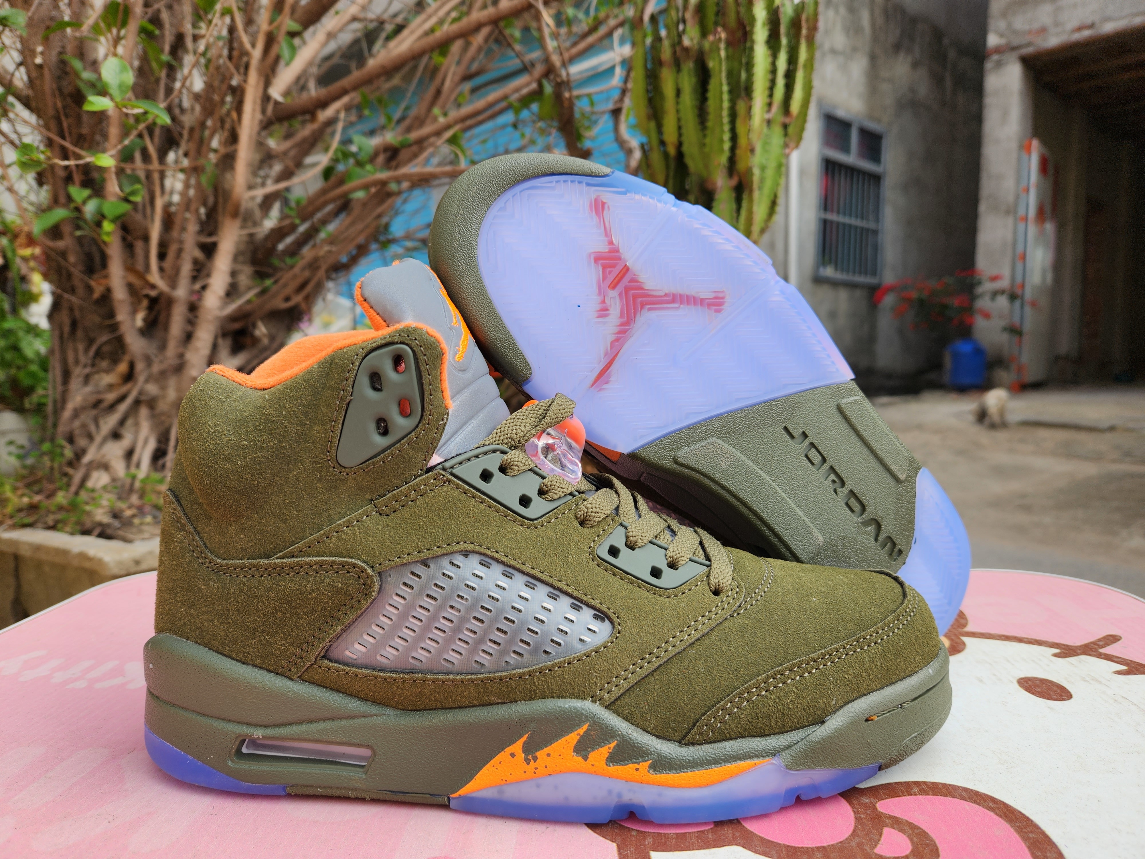 Sneaker