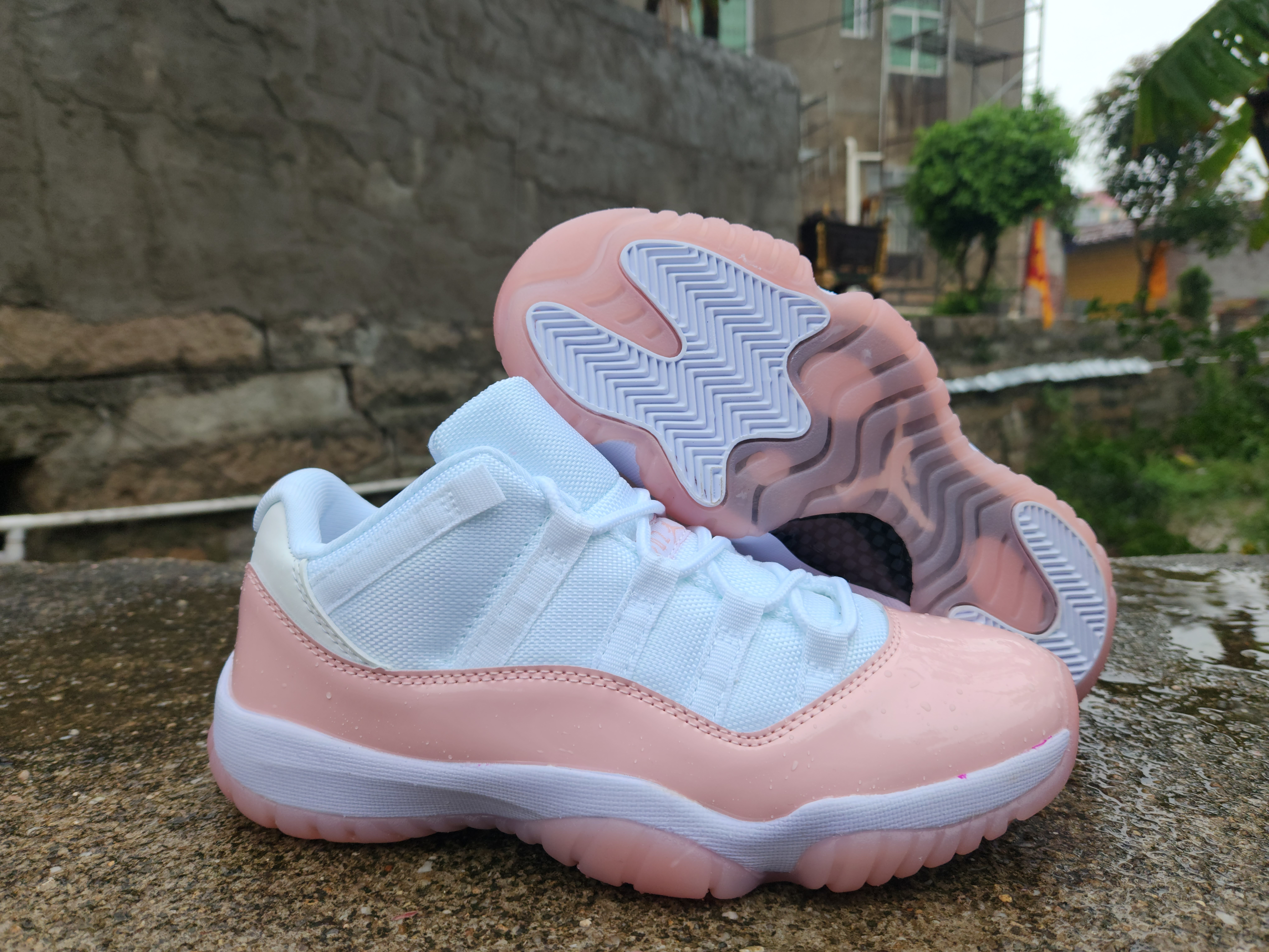 AJ11Low-Top