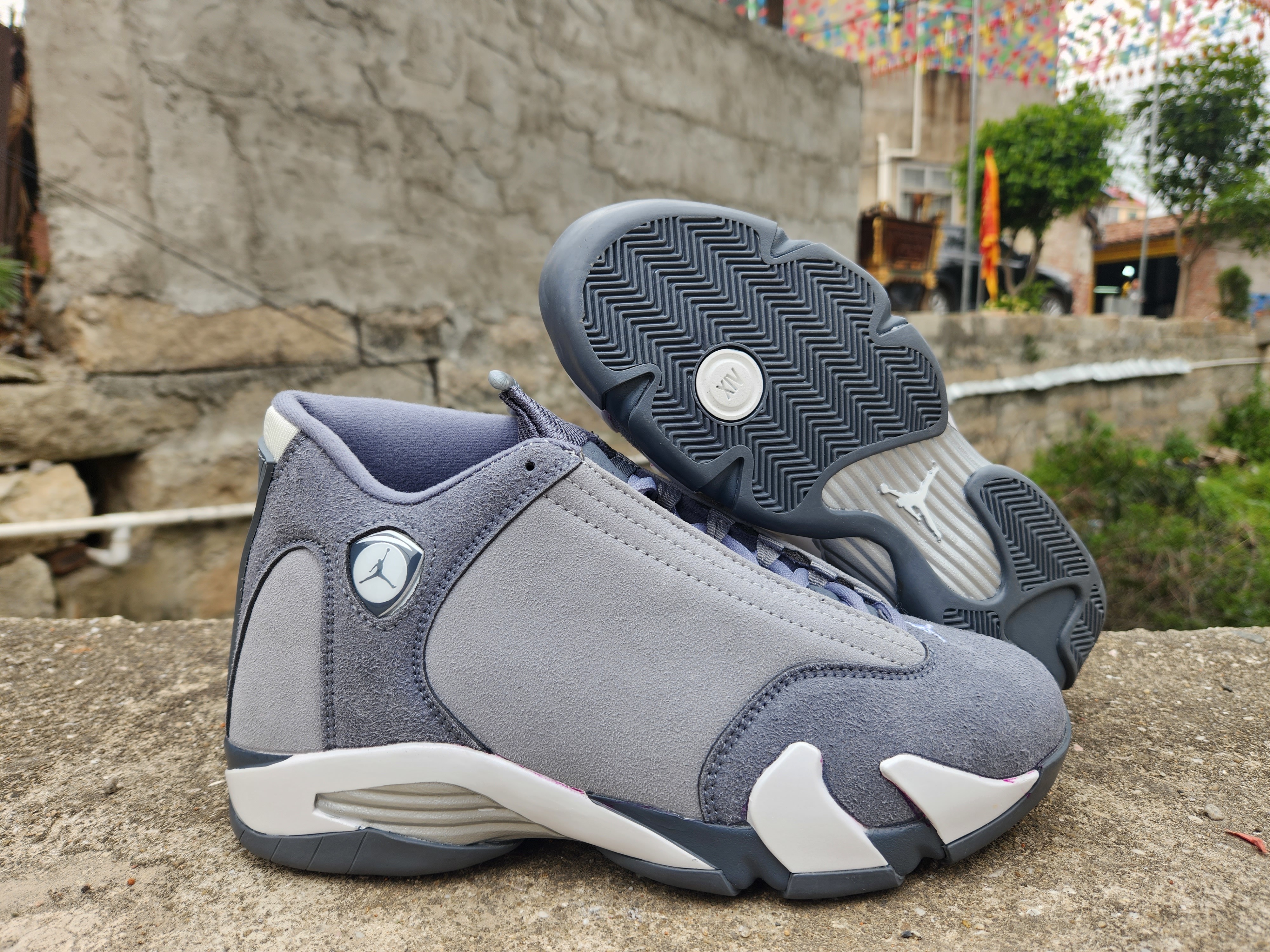 AJ14
