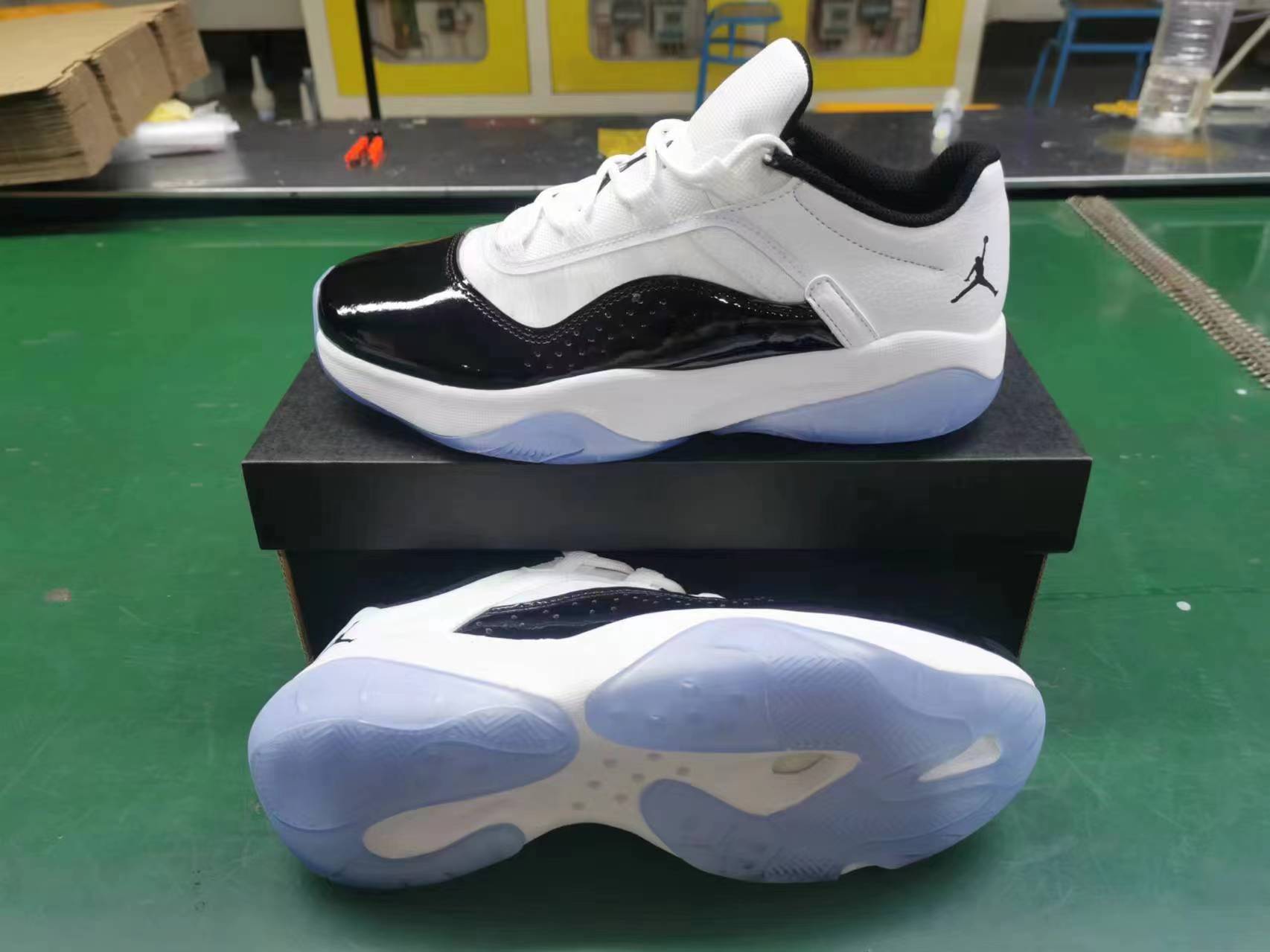 AJ11 40 47 Ships Now