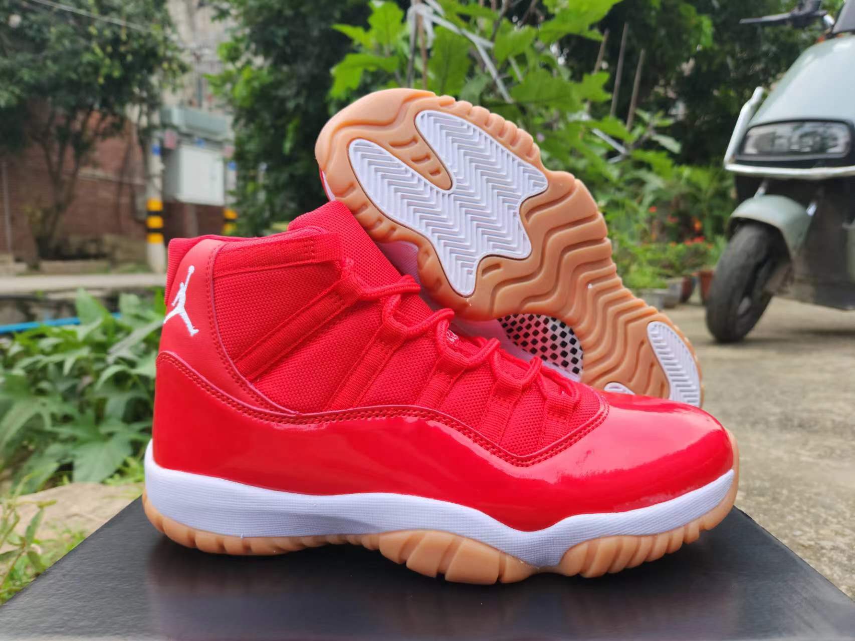 AJ11