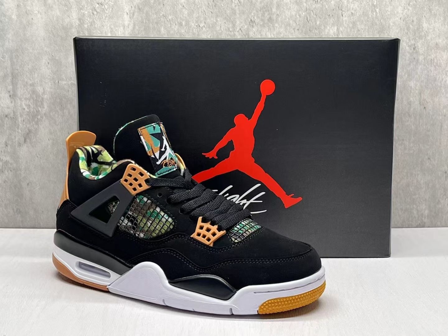 AJ4
