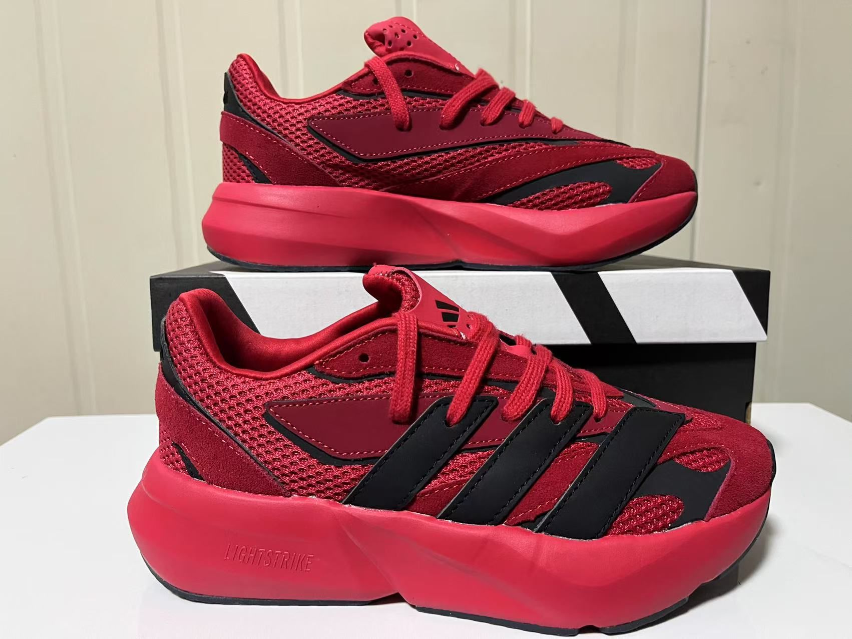 adidas LIGHTBLAZE Running ShoesComfortNon-SlipDurable Low-Top Unisex Same Style