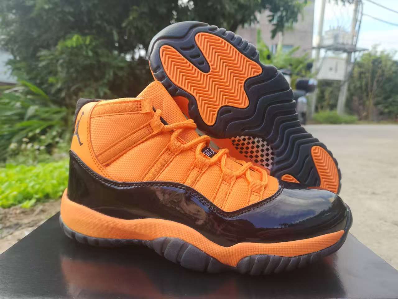 AJ11