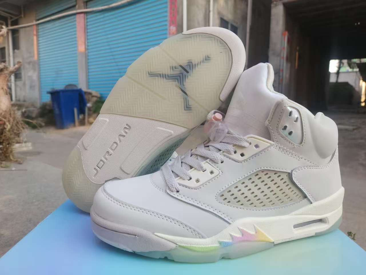 Sneaker