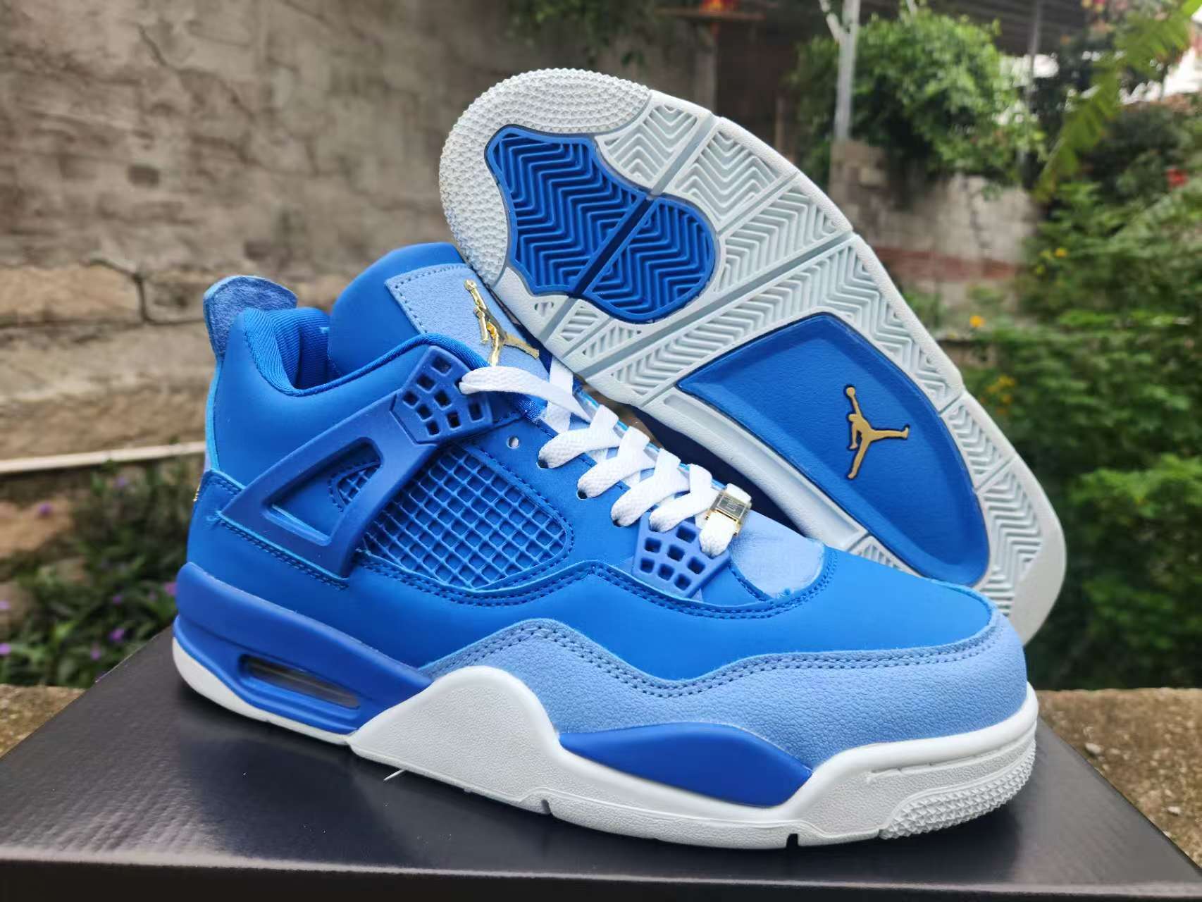 Sneaker