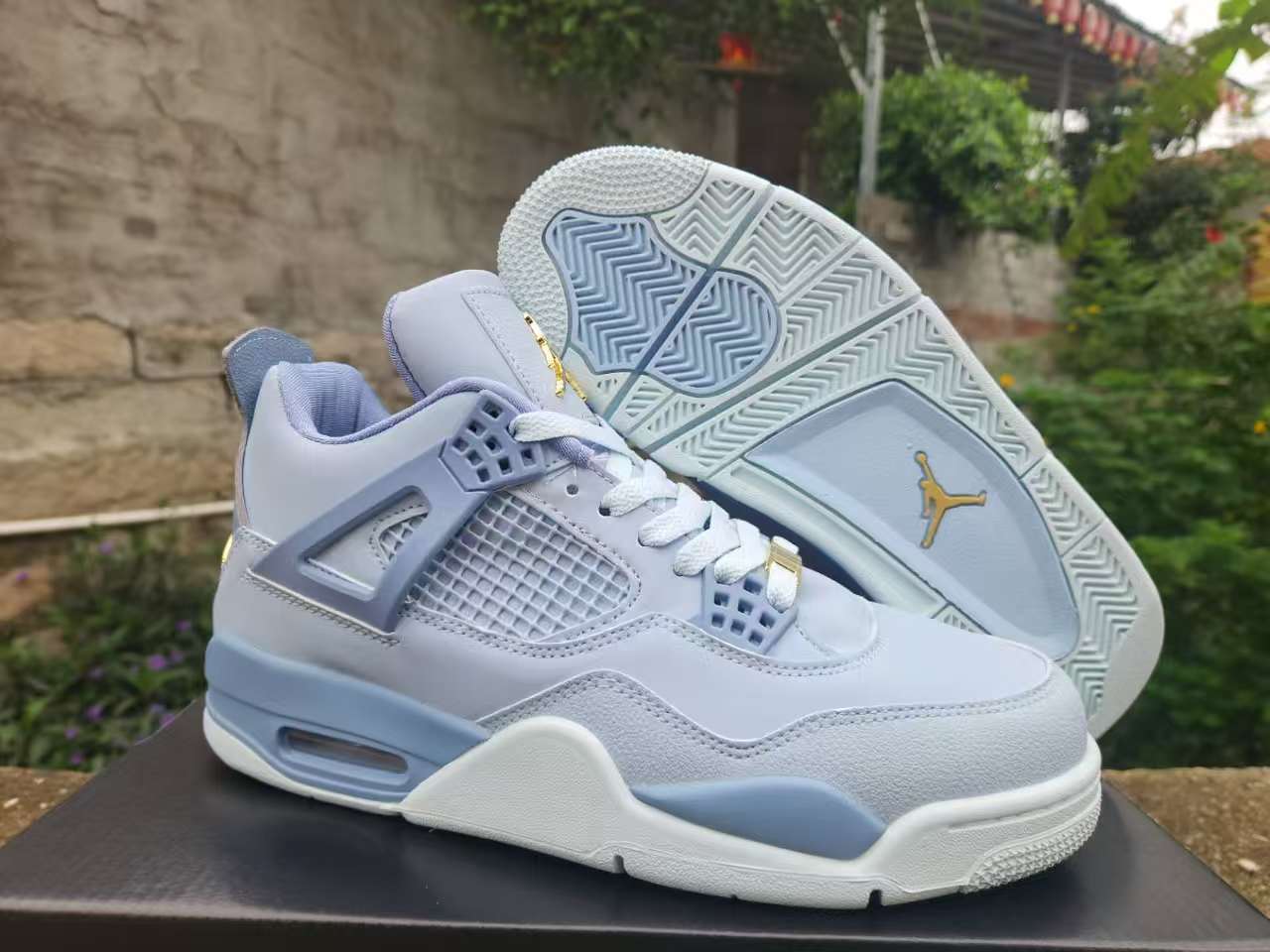 Sneaker