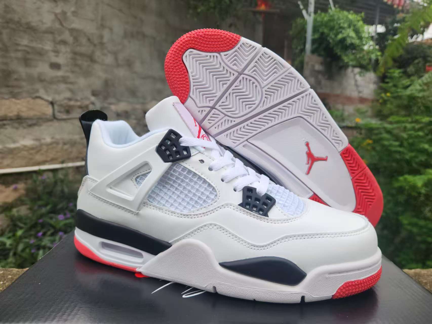 Sneaker