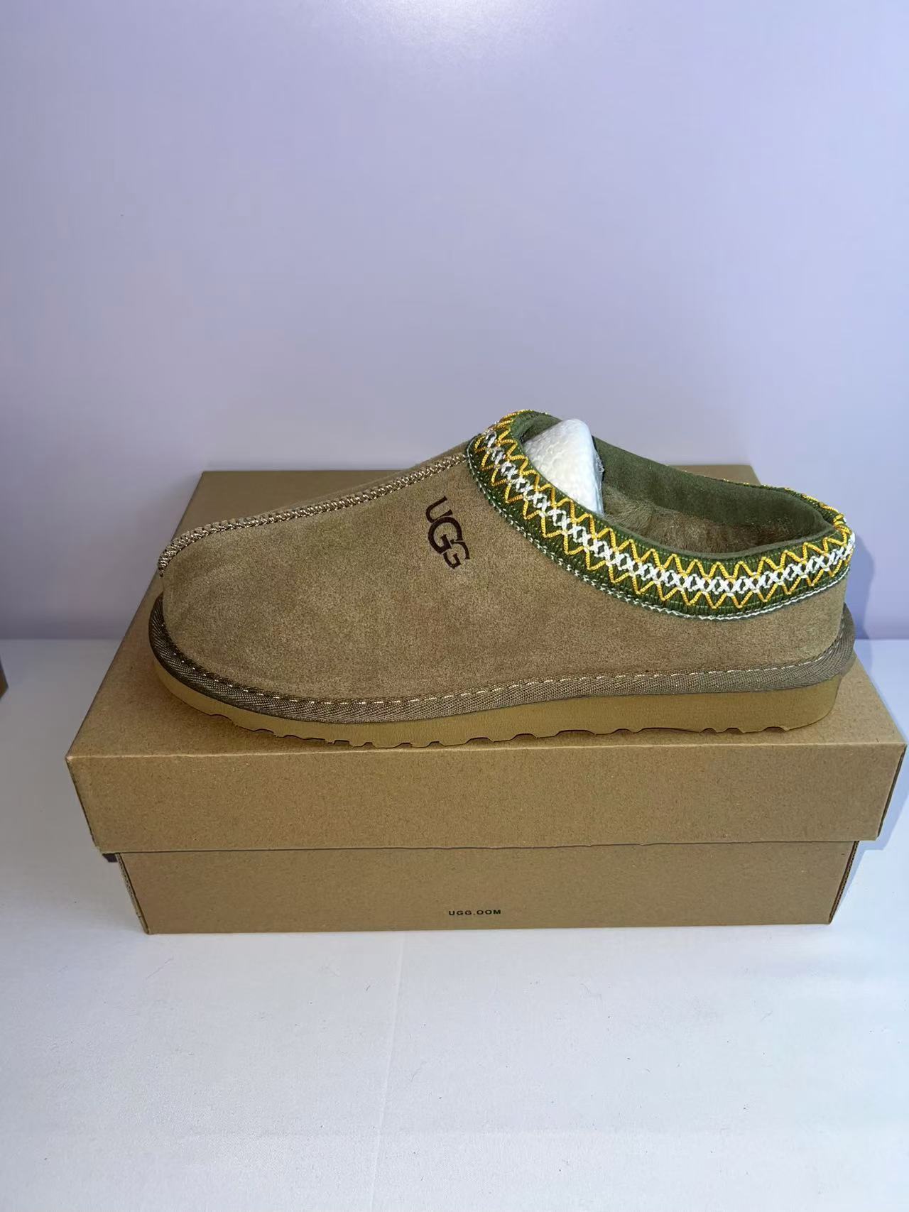 ugg5950