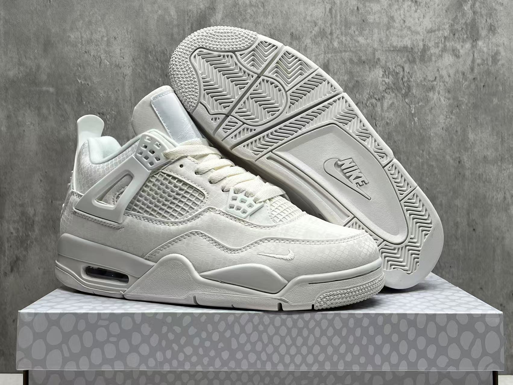 AJ4