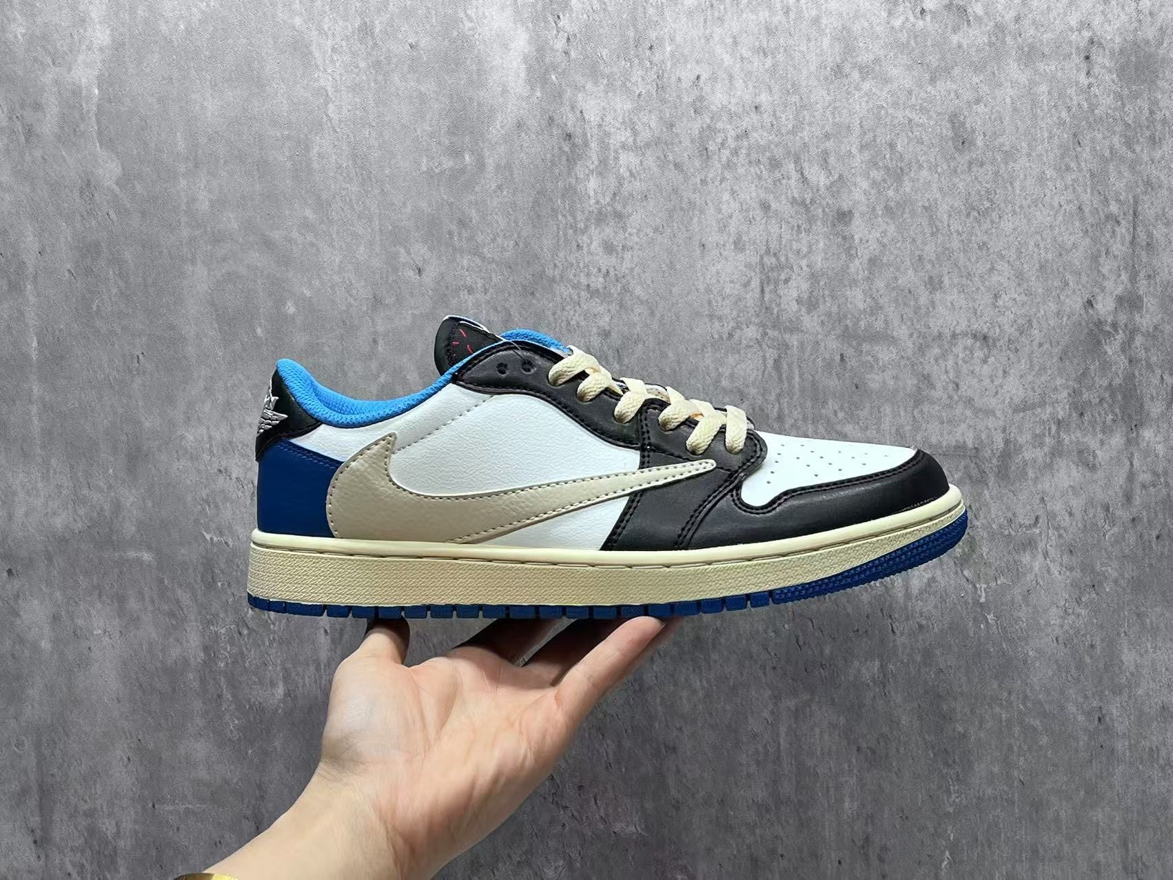 AJ1 D Reverse Swoosh