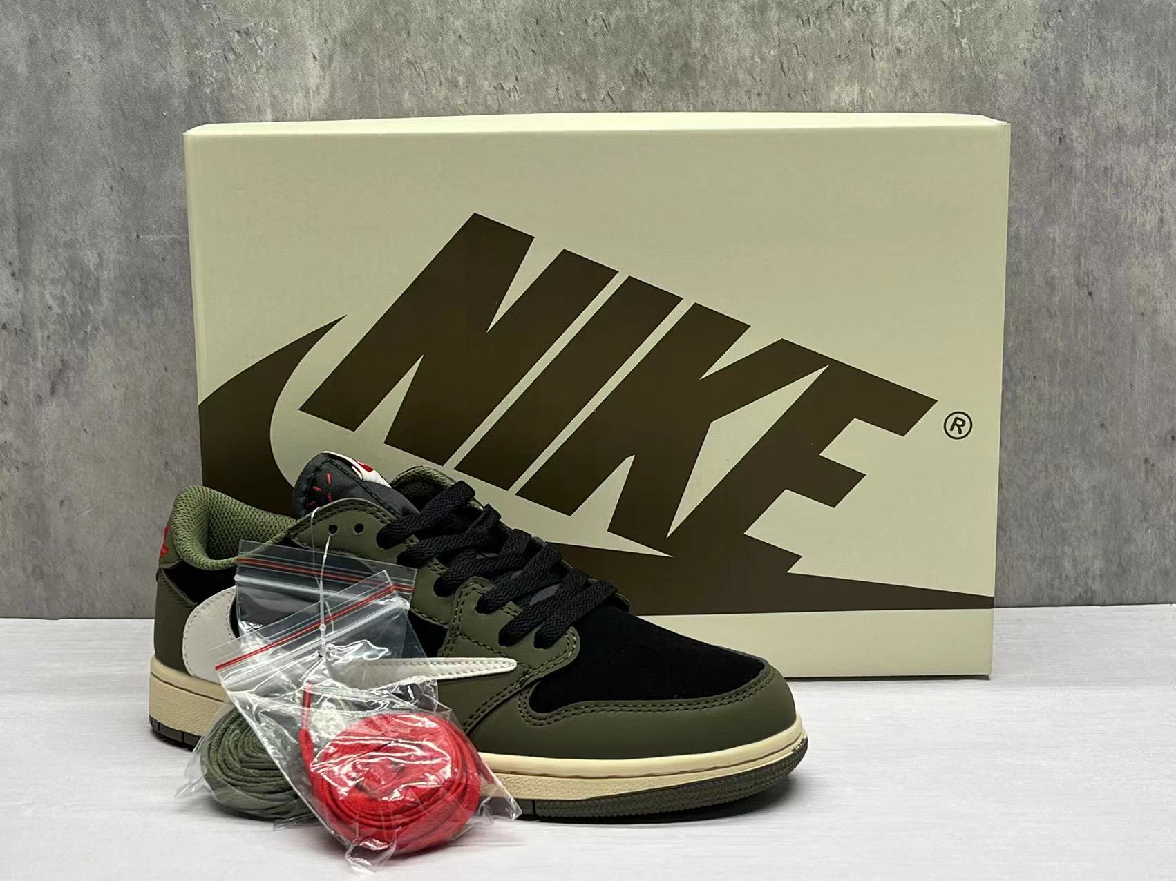 AJ1D Reverse Swoosh7.0 36 47