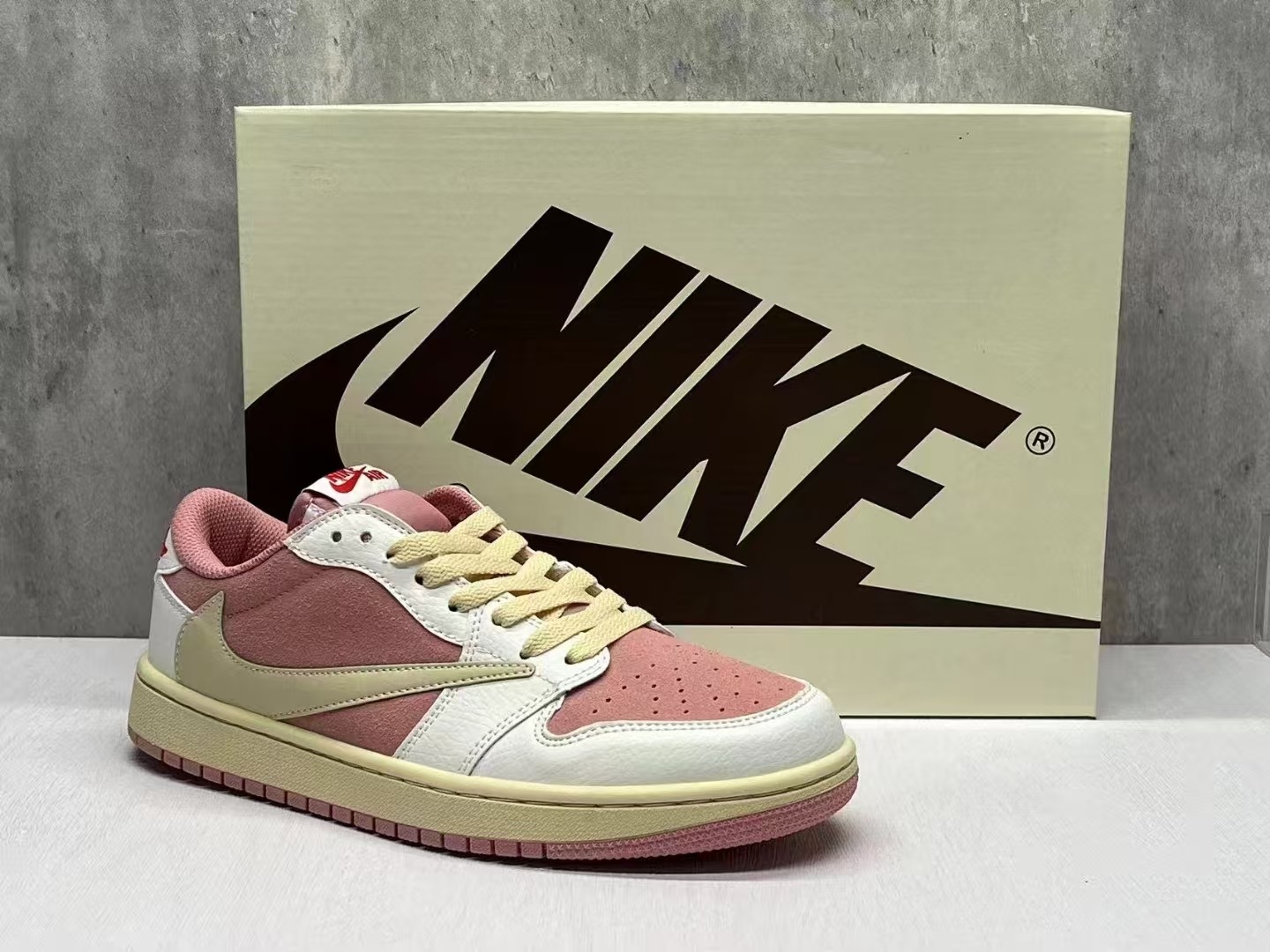 AJ1D Reverse Swoosh36 47