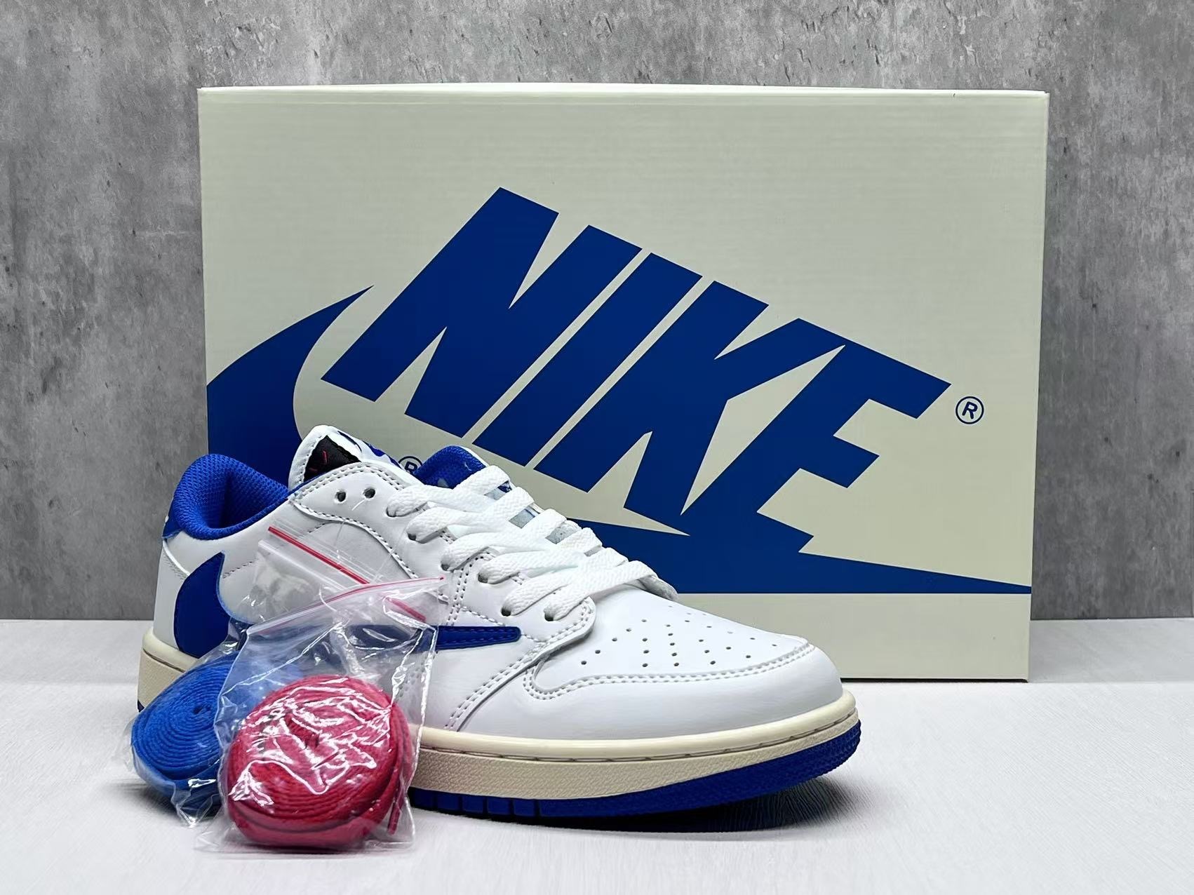 AJ1 Reverse Swoosh2.036 47