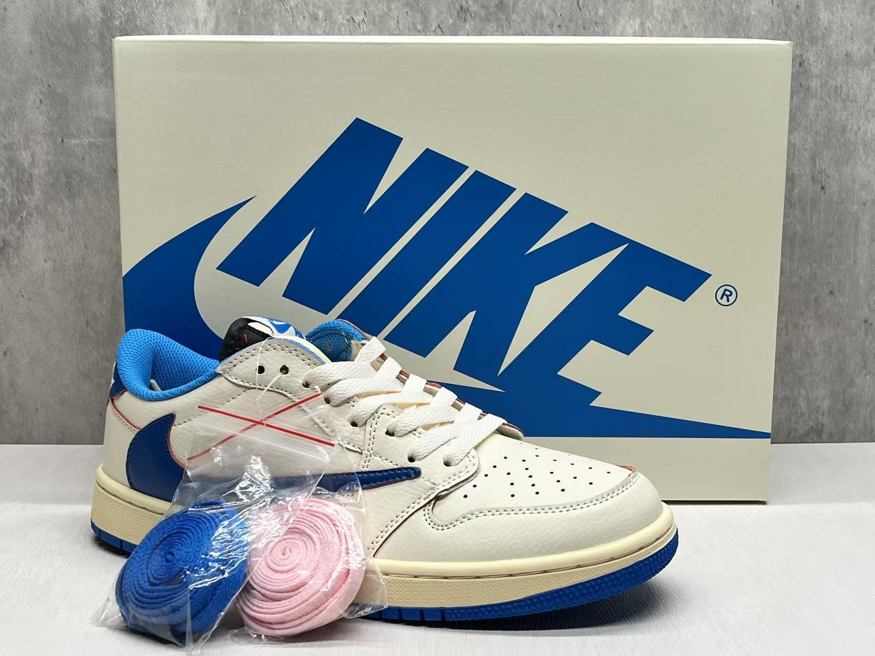 AJ1 Reverse Swoosh2.0 36 47.5