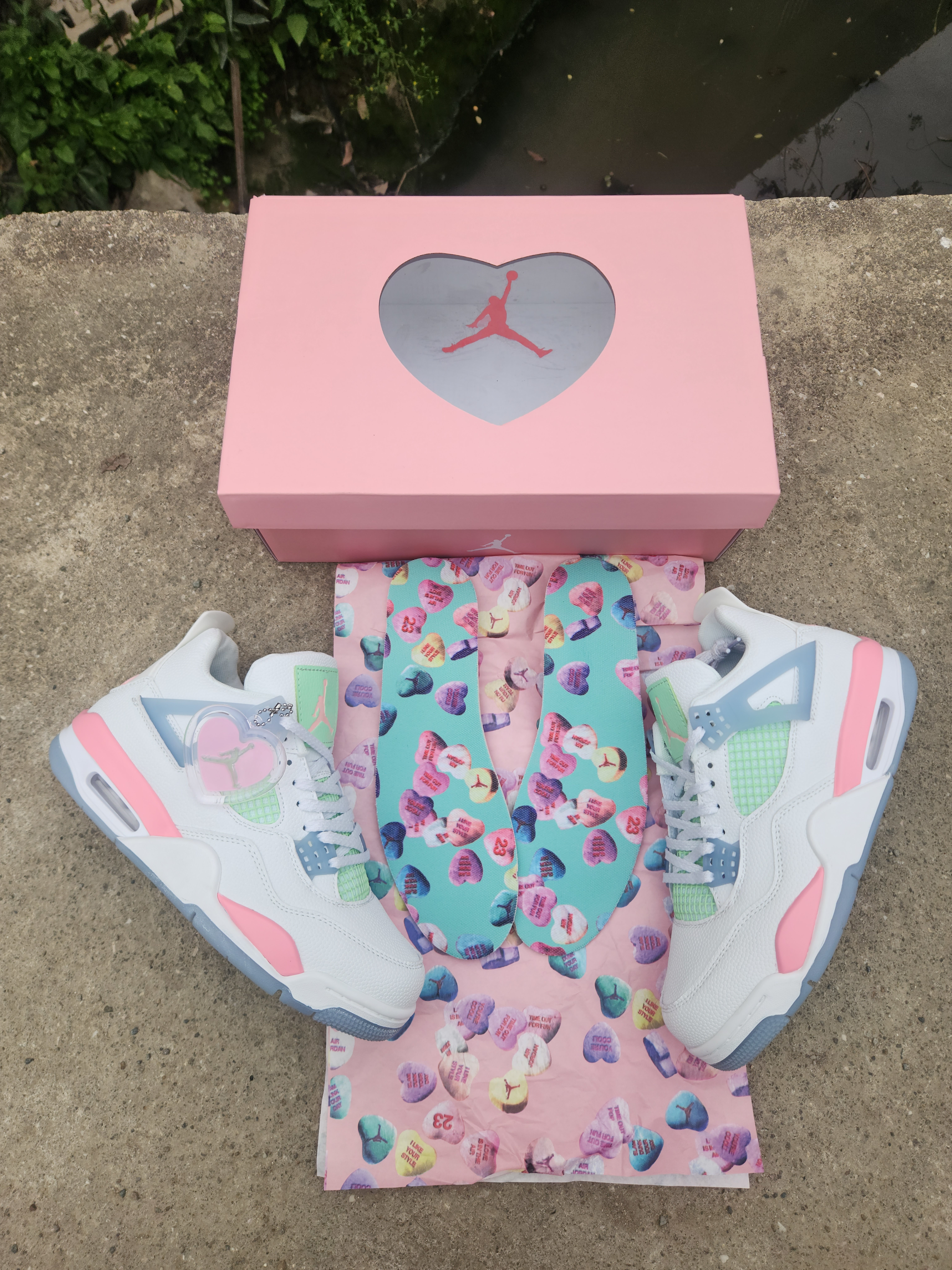 AJ4 New Colorway36-47Ships Now