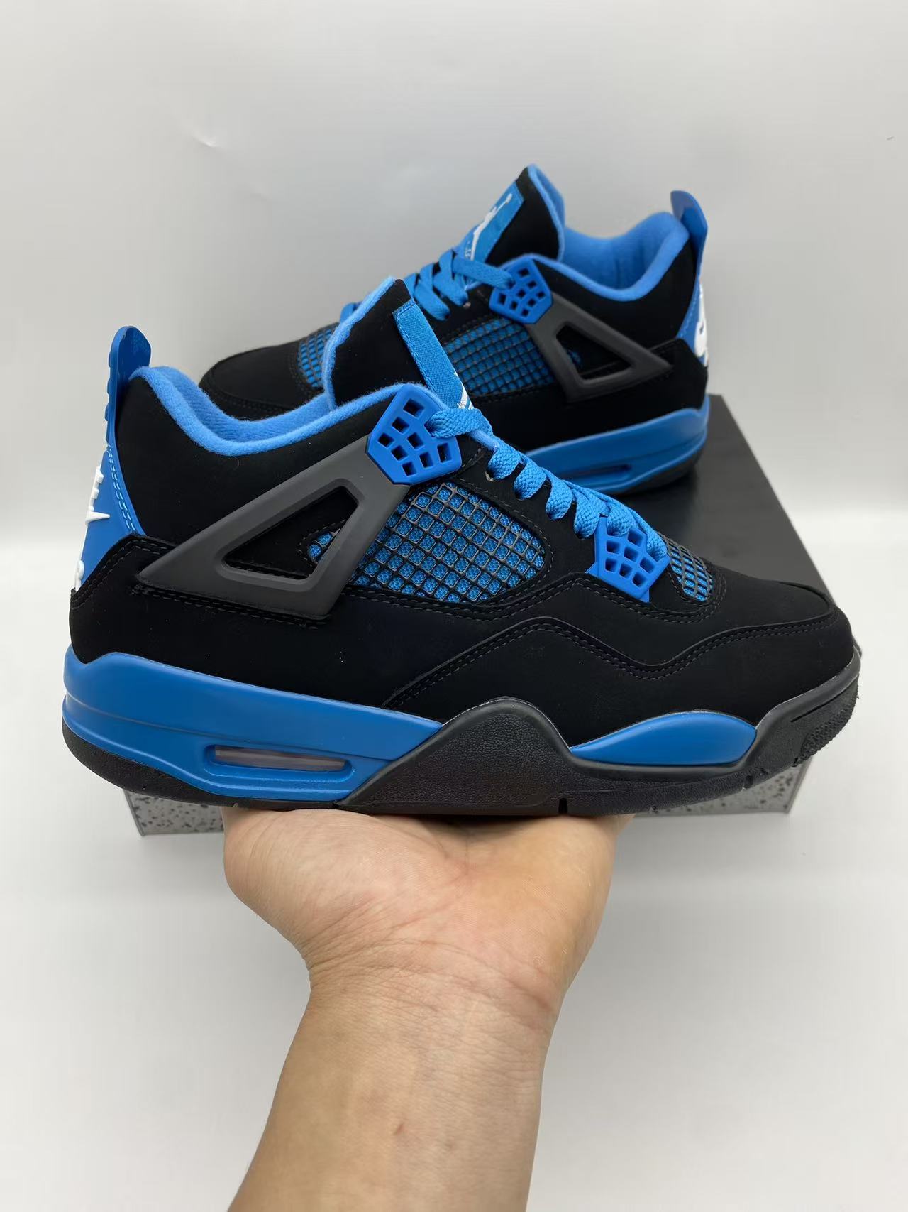 Sneaker
