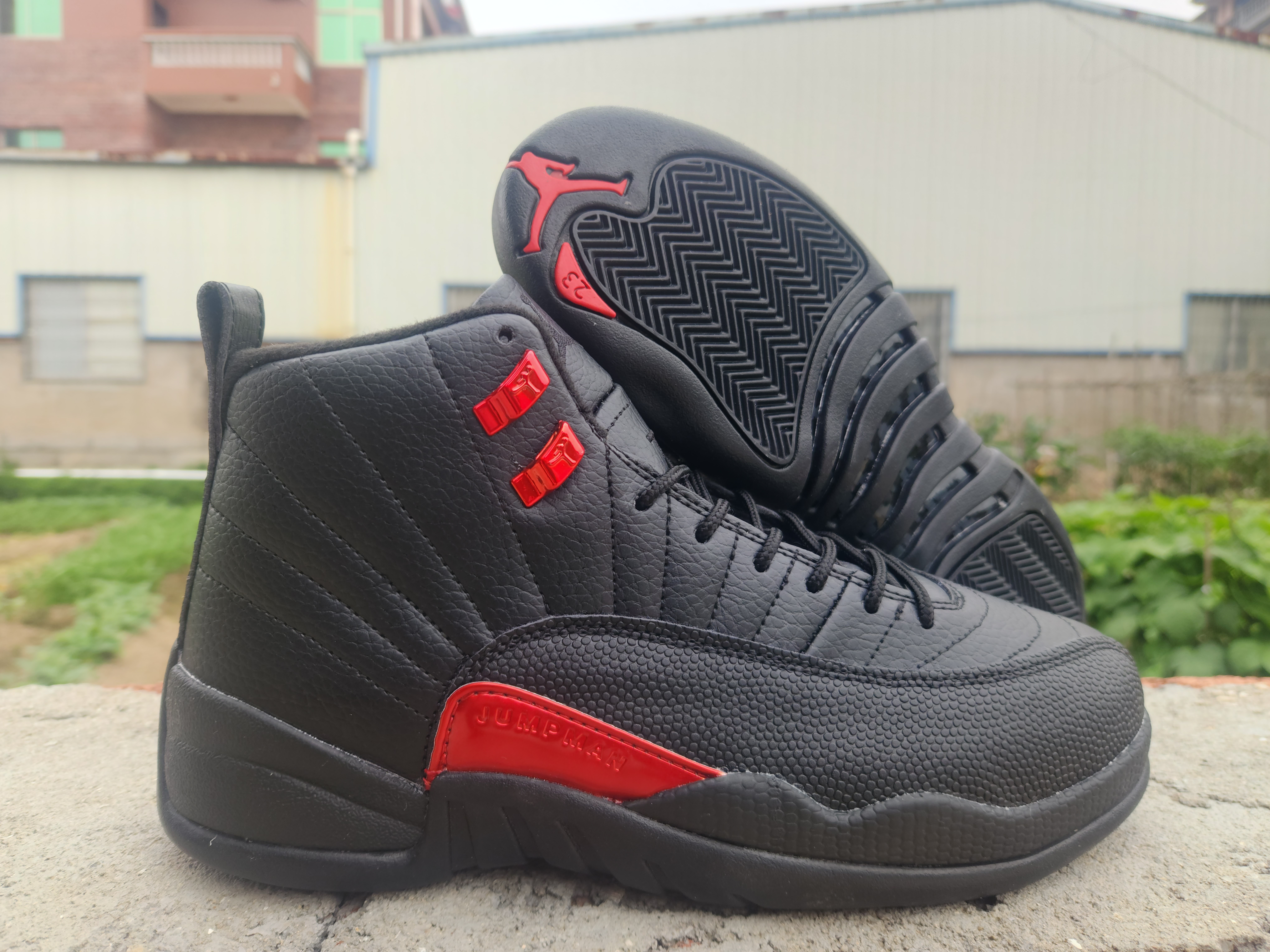 AJ12