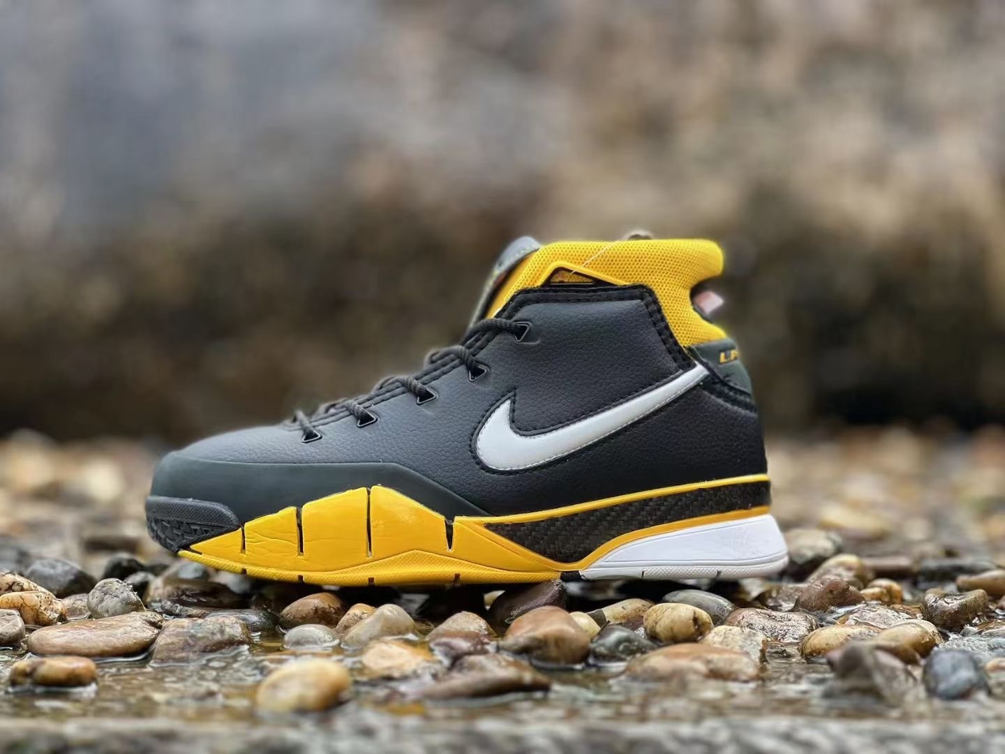 Nike Kobe 1 Protro Black Maize 2018 Gen RetroBasketball Shoes PerformanceBasketball AQ2728-003 Zoom