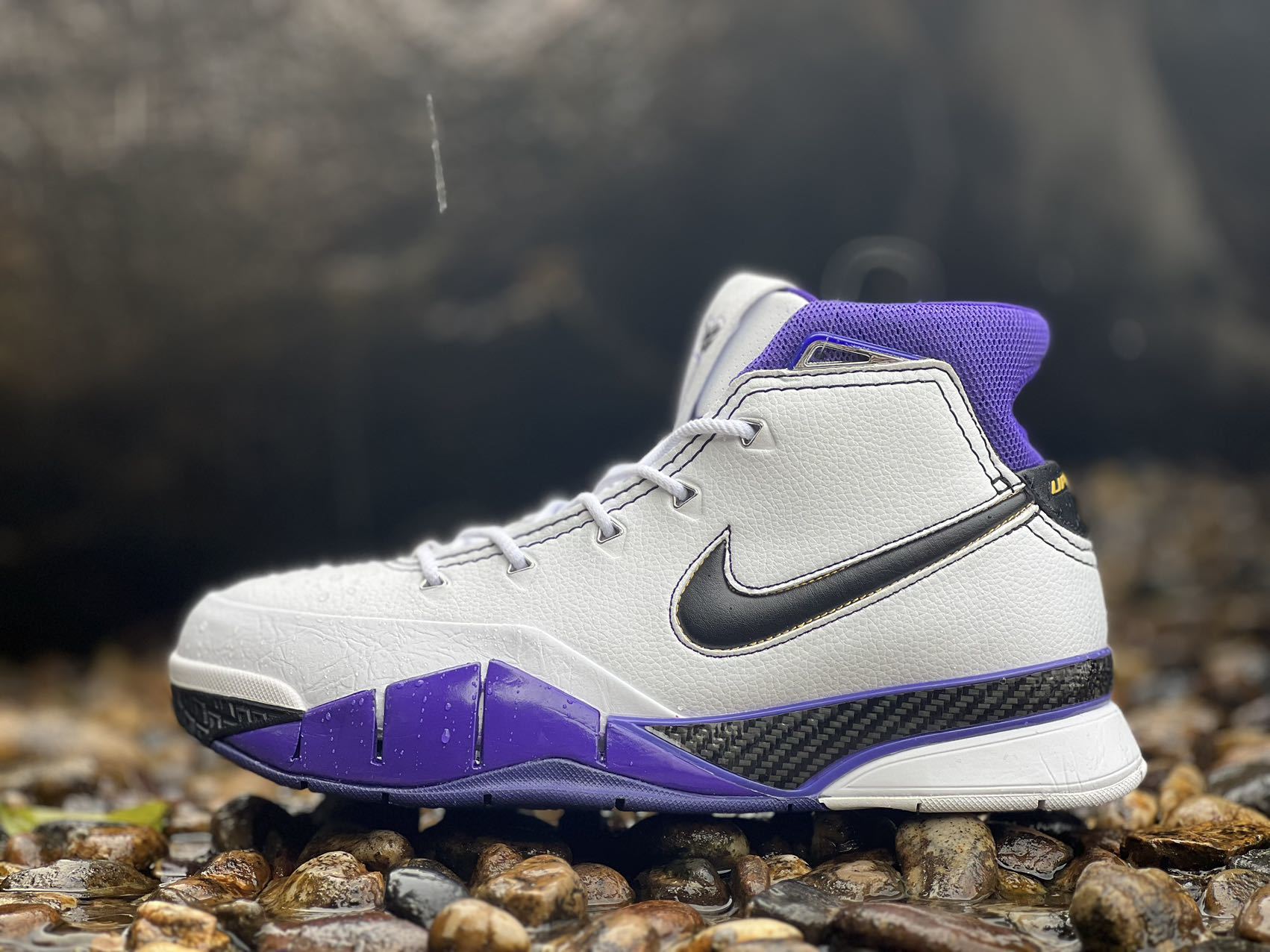 Nike Kobe 1 Protro 81 Points Gen RetroBasketball Shoes PerformanceBasketball AQ2728