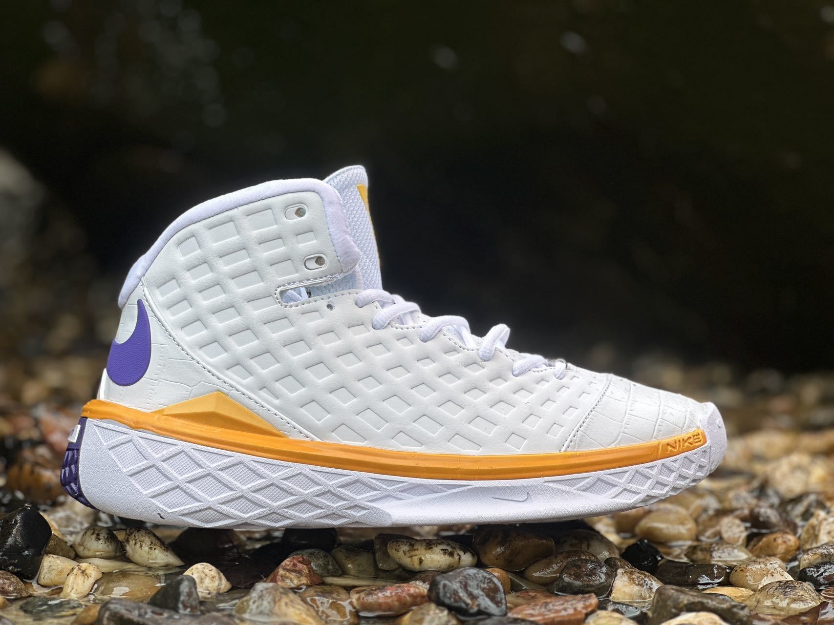3 MVP Basketball Shoes318695