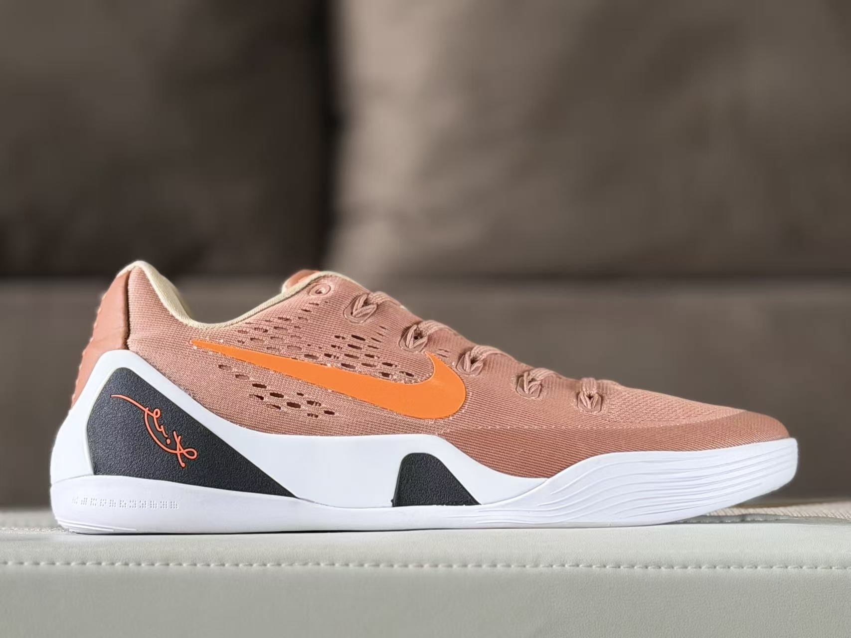 Nike Kobe 9 Elite Low EM Protro WNBA IM6119