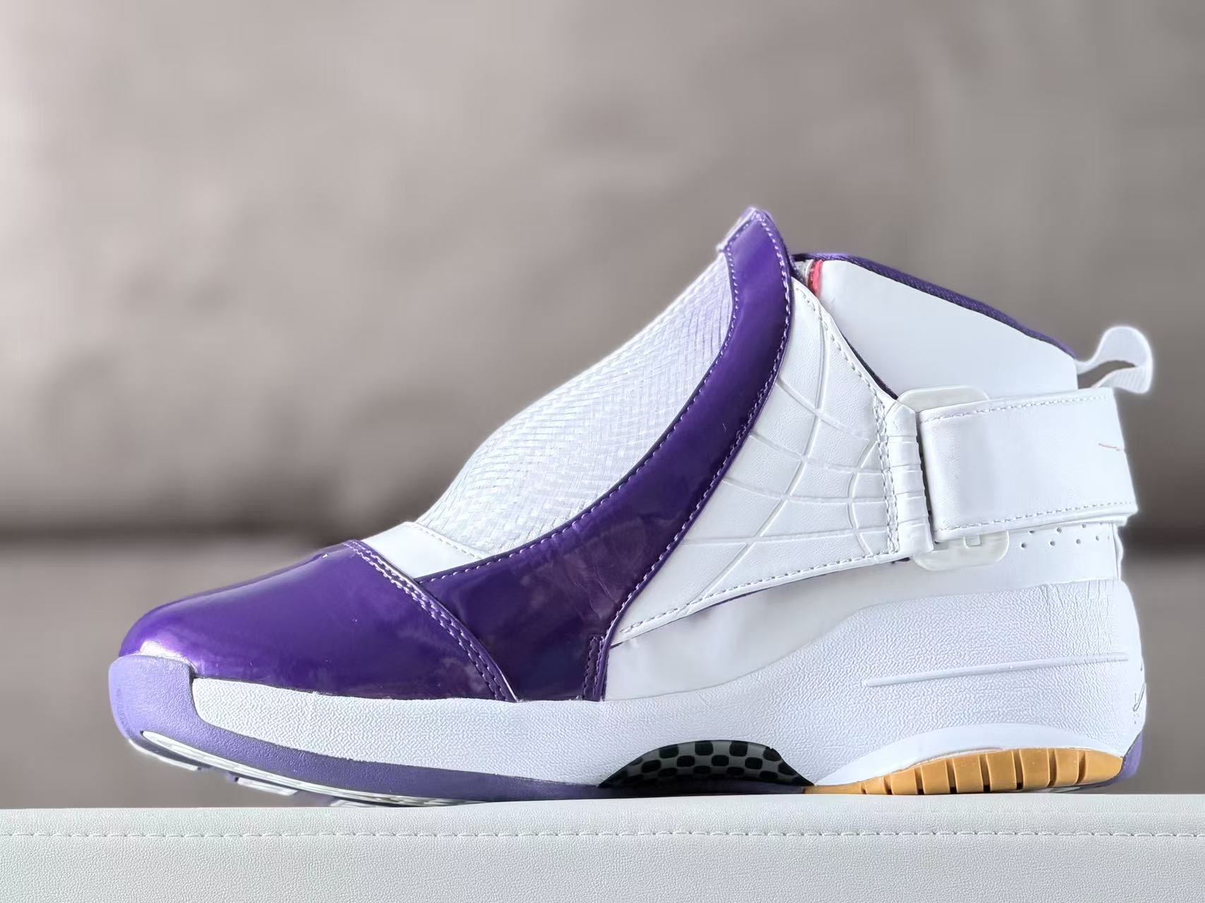 AJ19