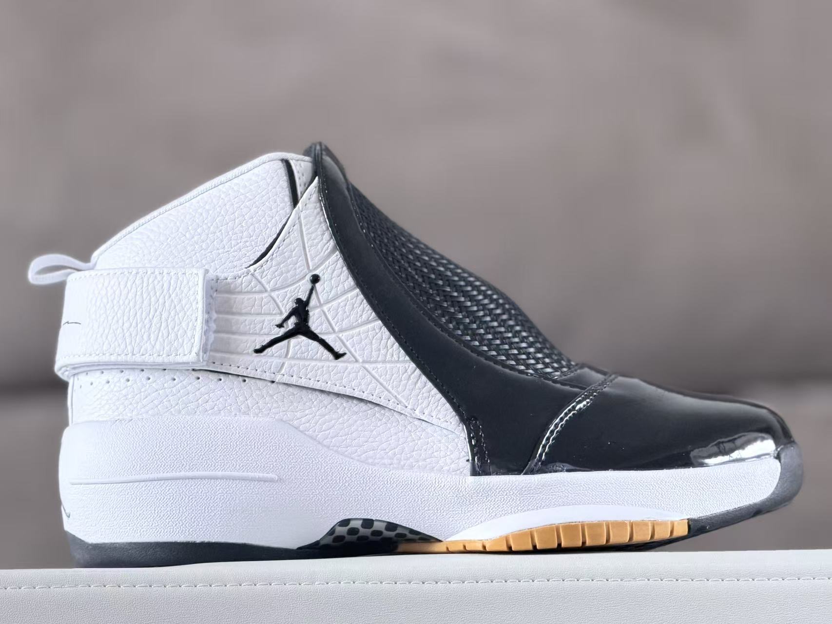 AJ19