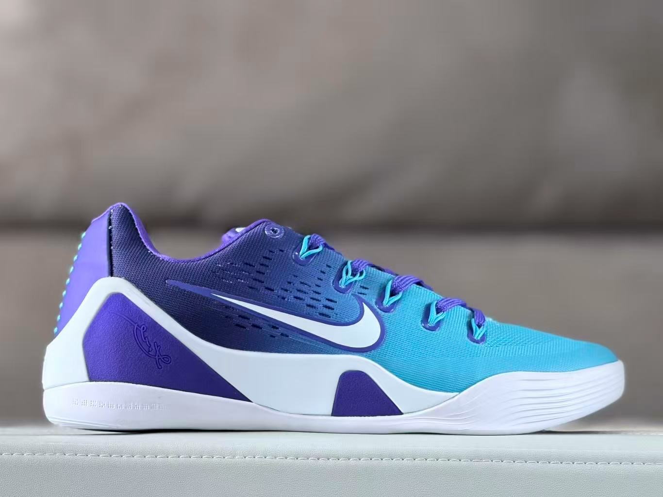 Nike Kobe 9 Elite Low EM Protro