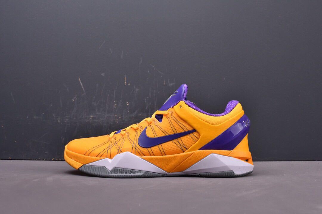 Nike Zoom Kobe 7 Yin Yang PerformanceBasketball Shoes488370