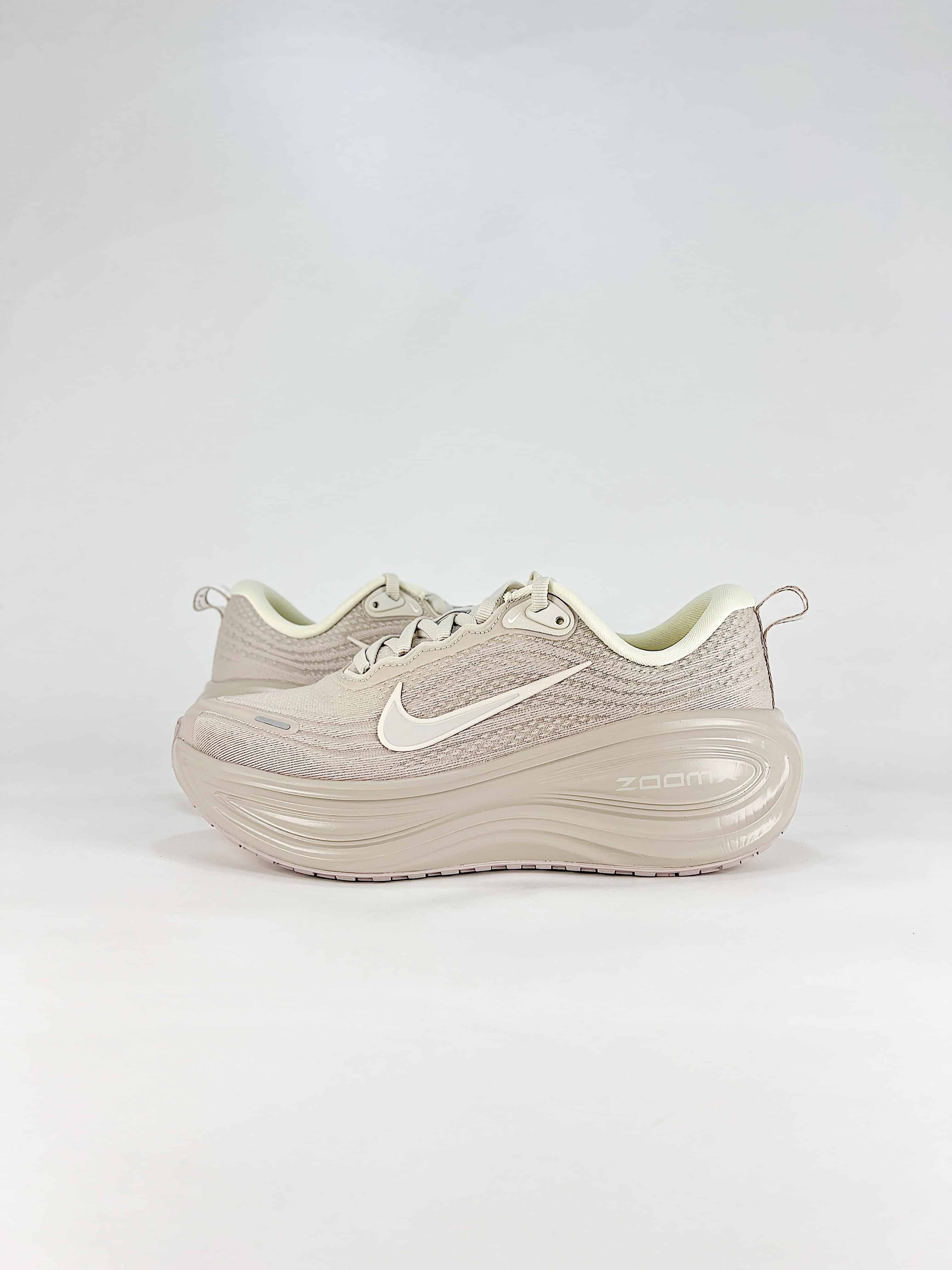 Nike Vomero PLUS Running Shoes Style No. HV8150 001
