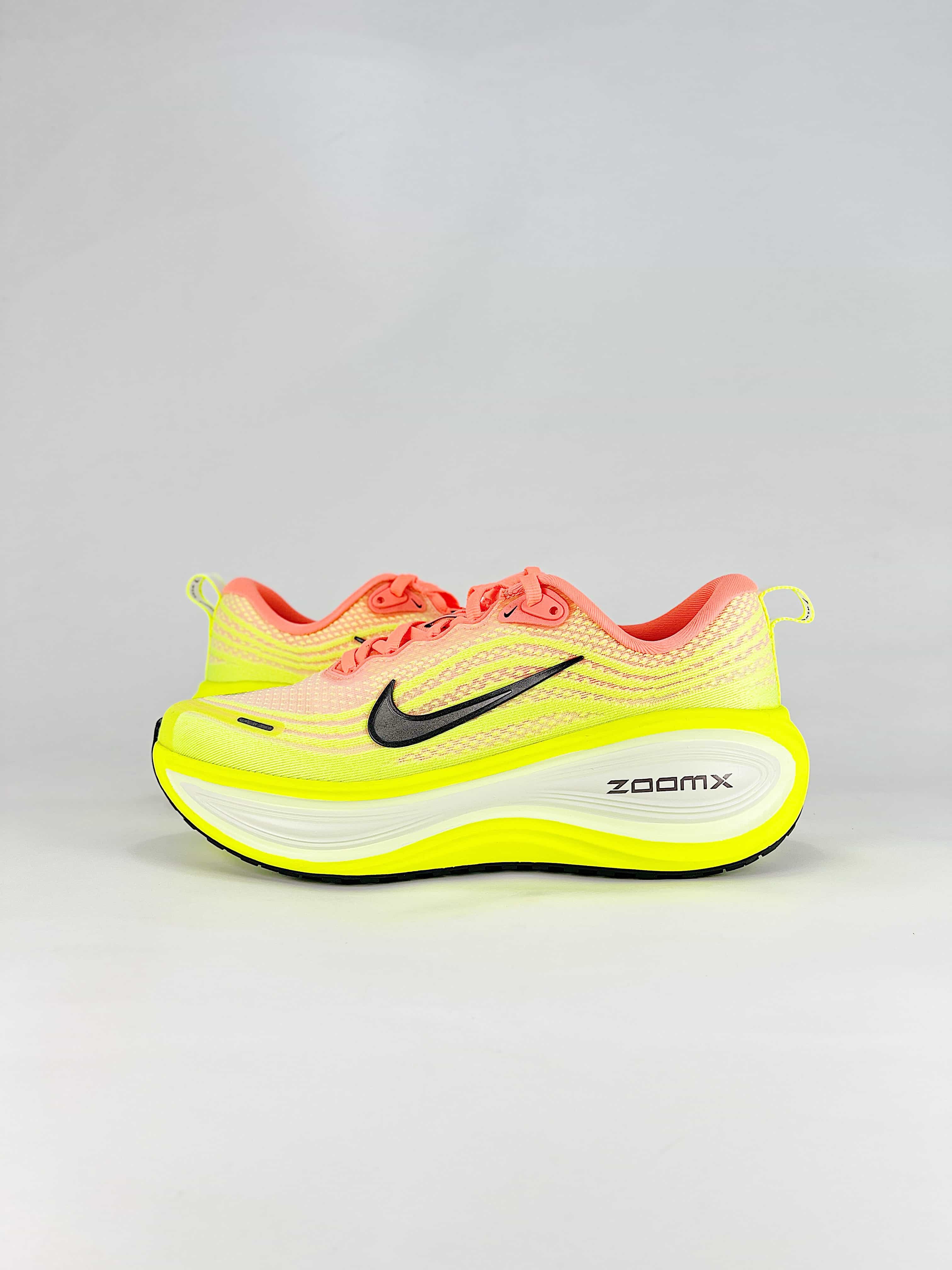 Nike Vomero PLUS Running ShoesStyle No. HV8150 800
