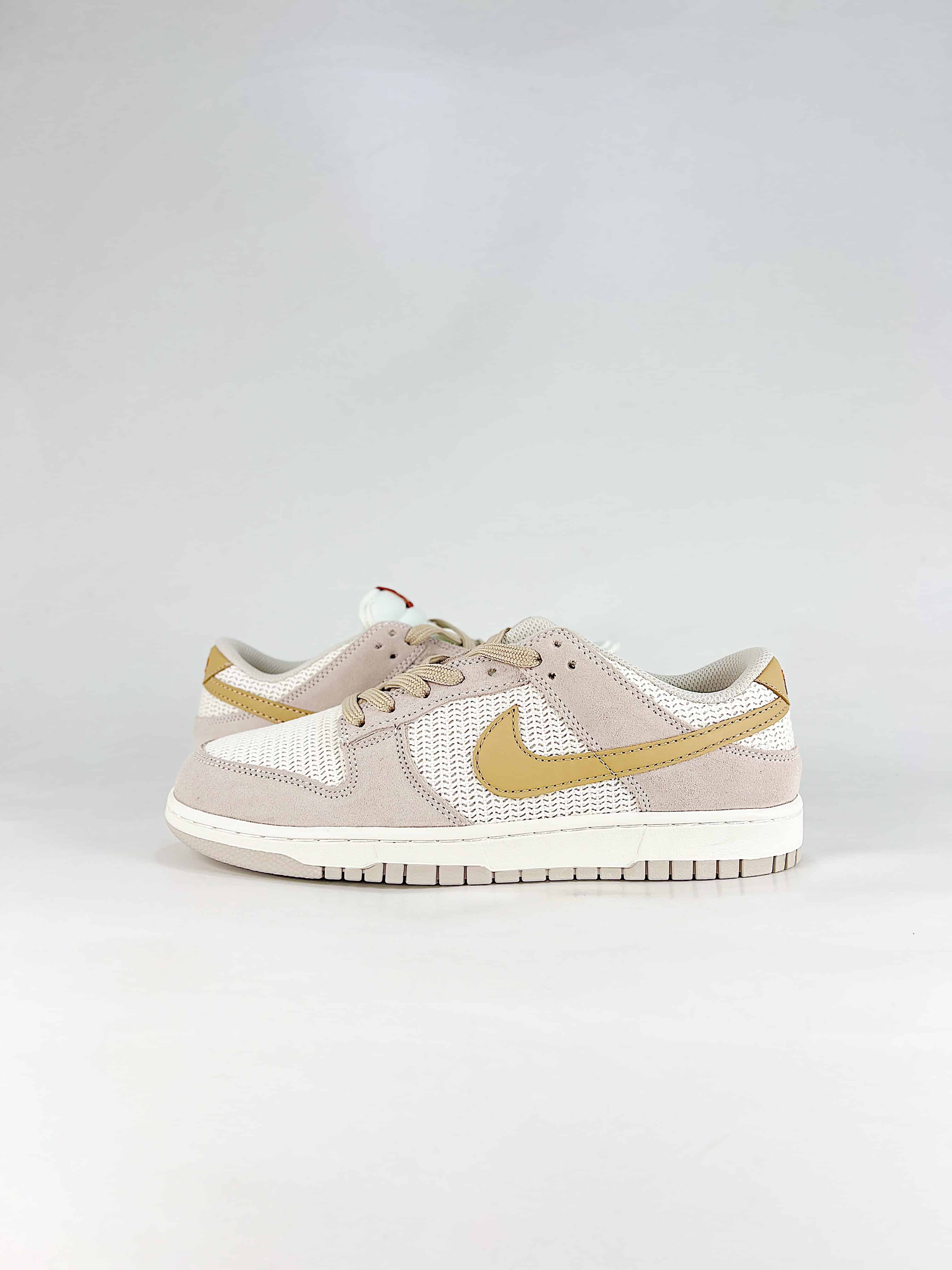 Nike Dunk SB Low New ColorwayStyle No. IH2479 101