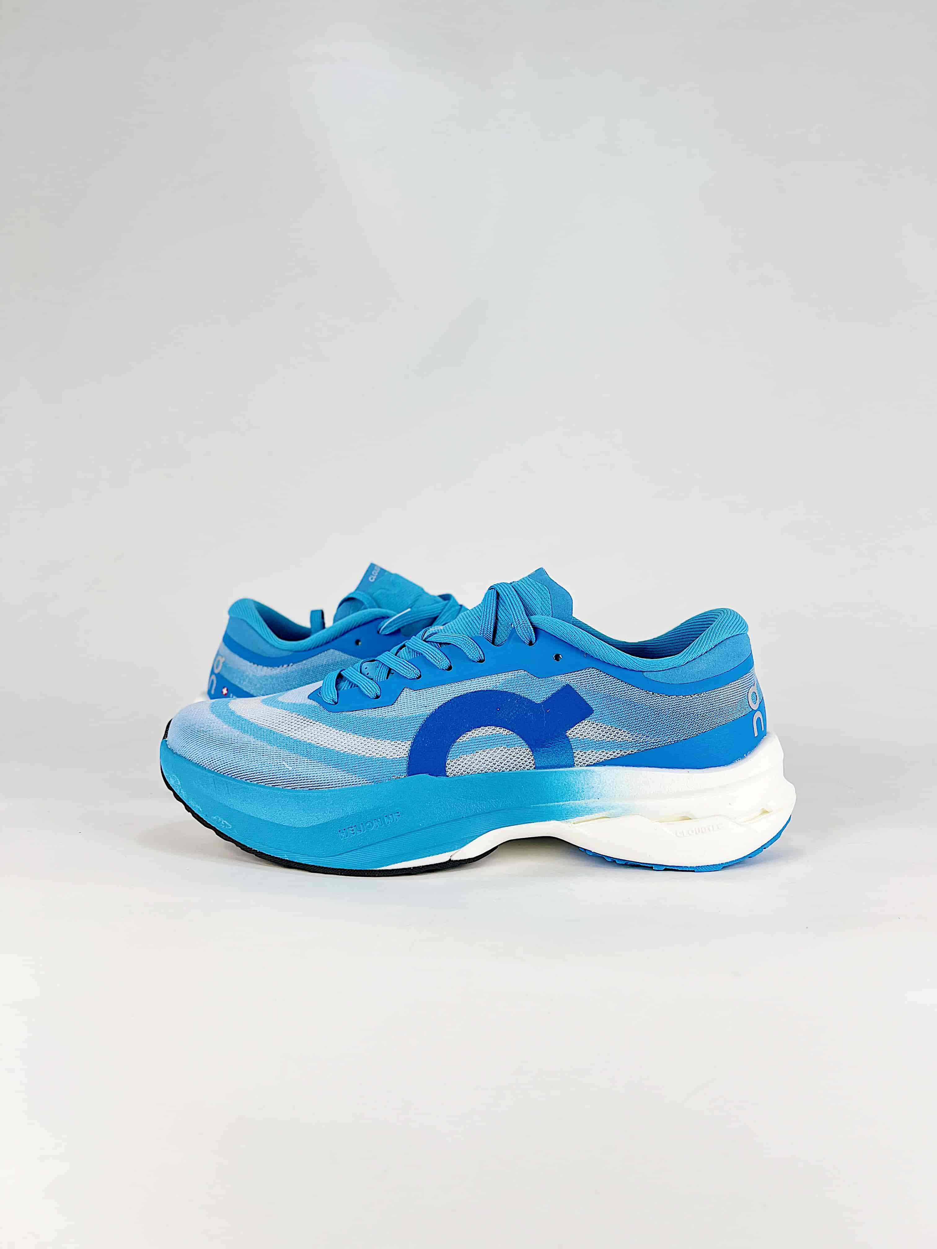 On Running Cloudmonster 3 Hyper Style No. MH1024002