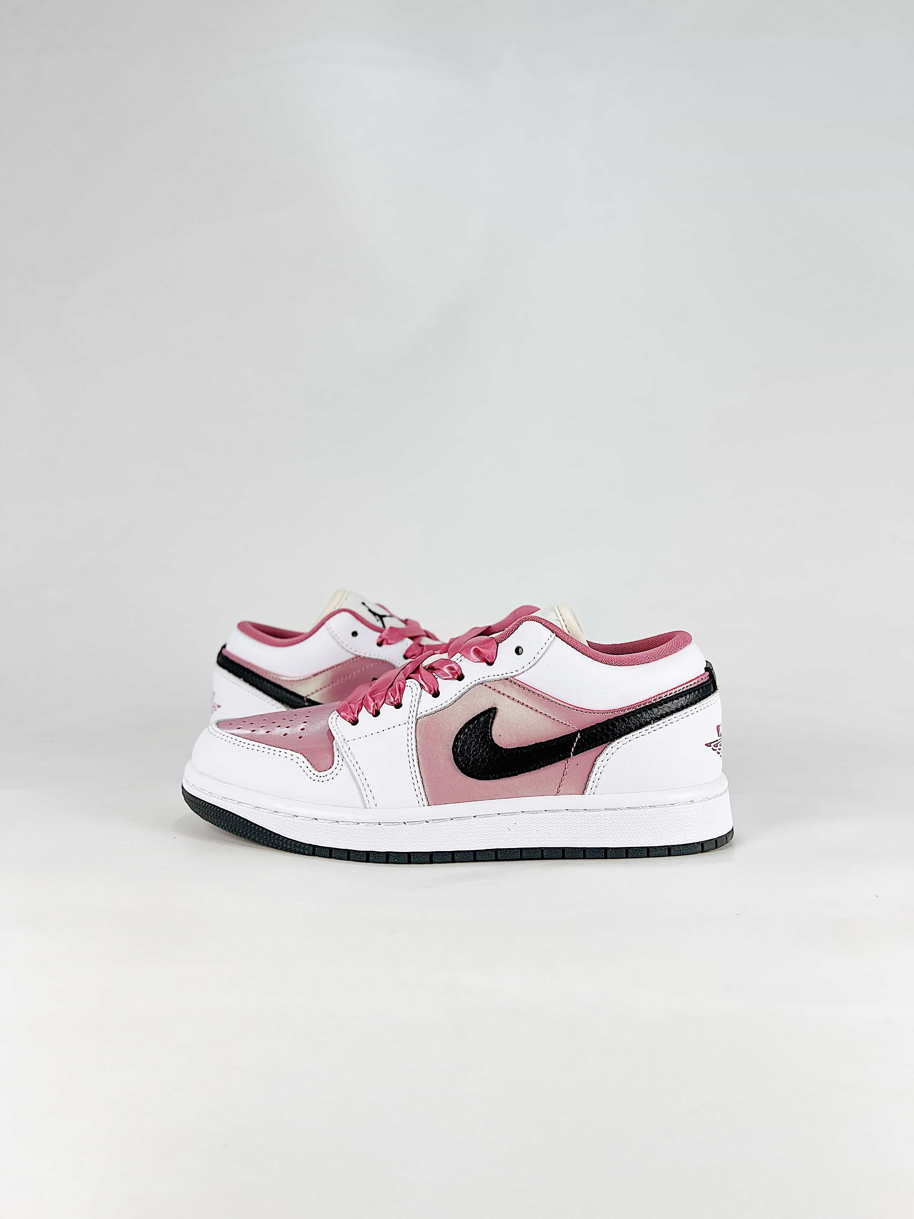 Air Jordan 1 Low New ColorwayStyle No. IO0668 100