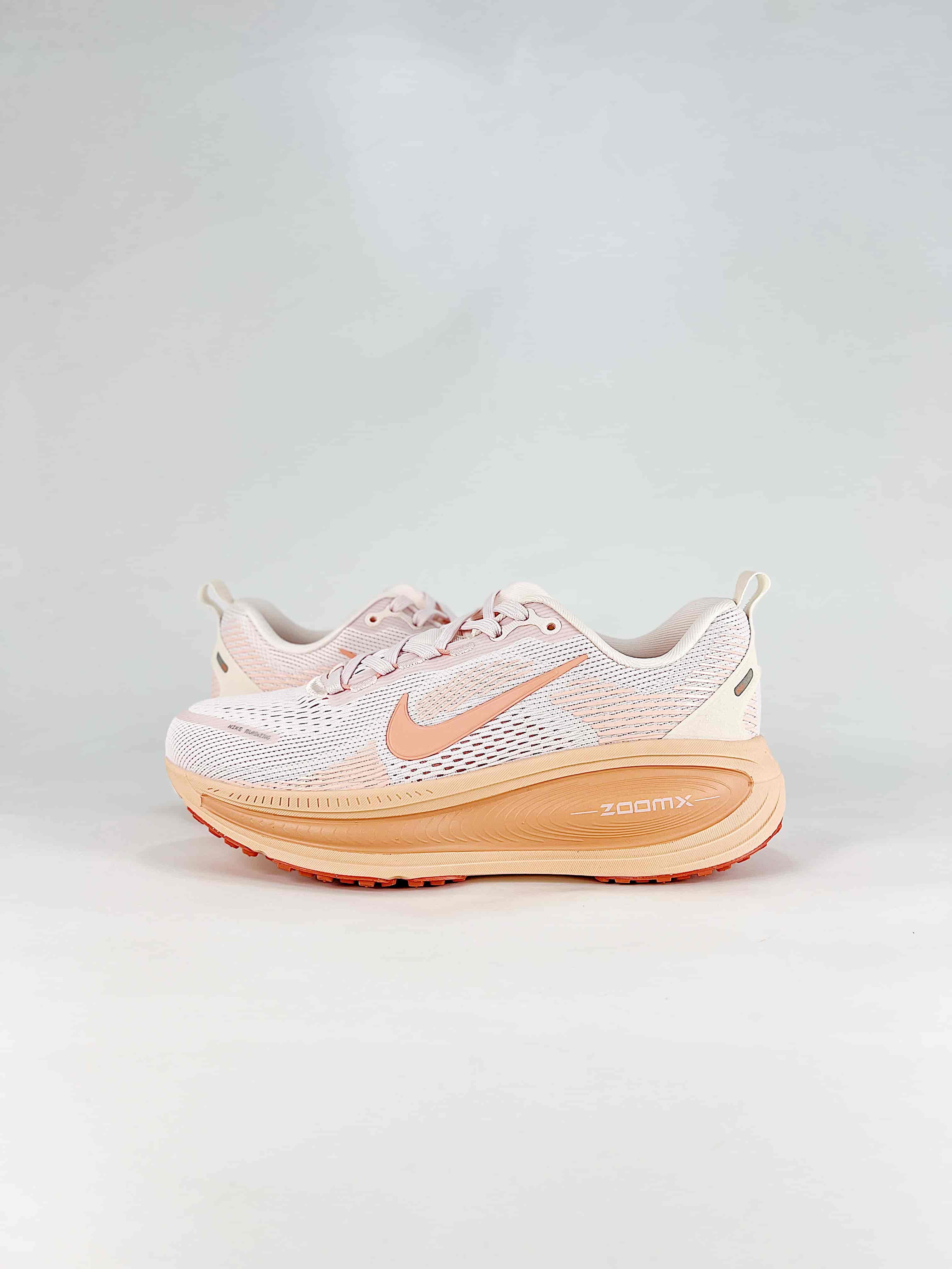 Nike Vomero 18 Running Shoes Style No. HM6804 601