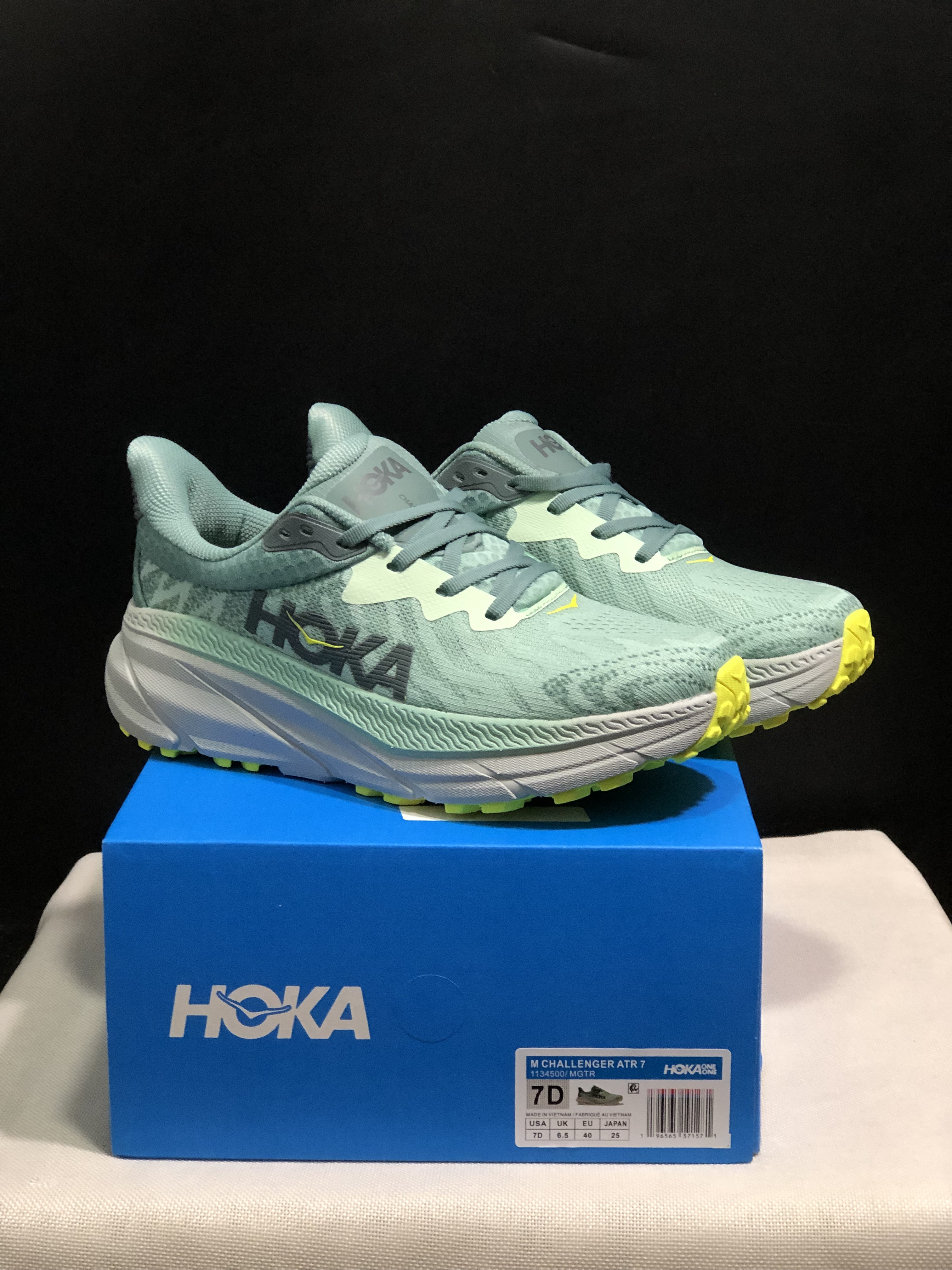 HOKA One Challenger 7