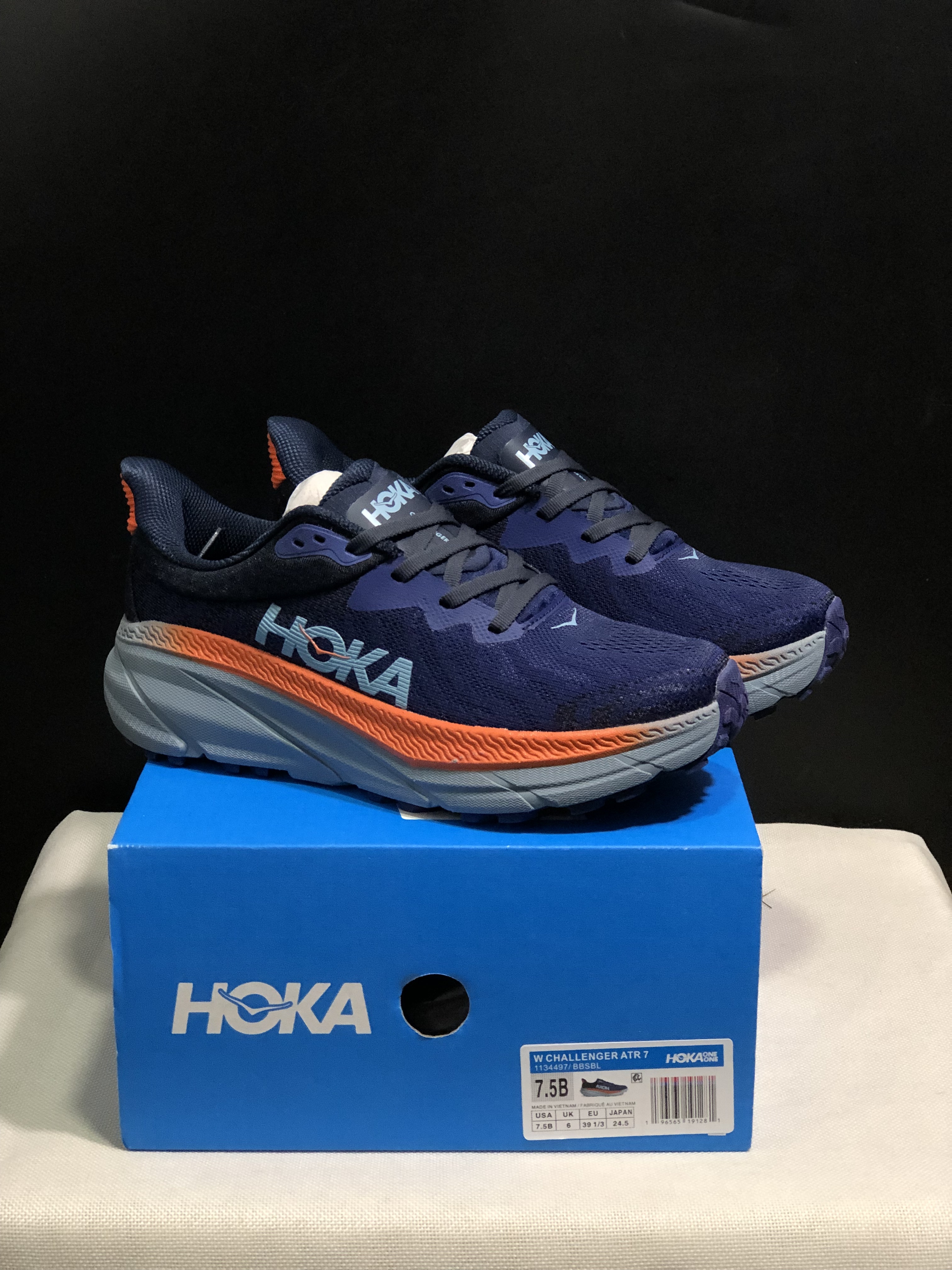 HOKA One Challenger 7