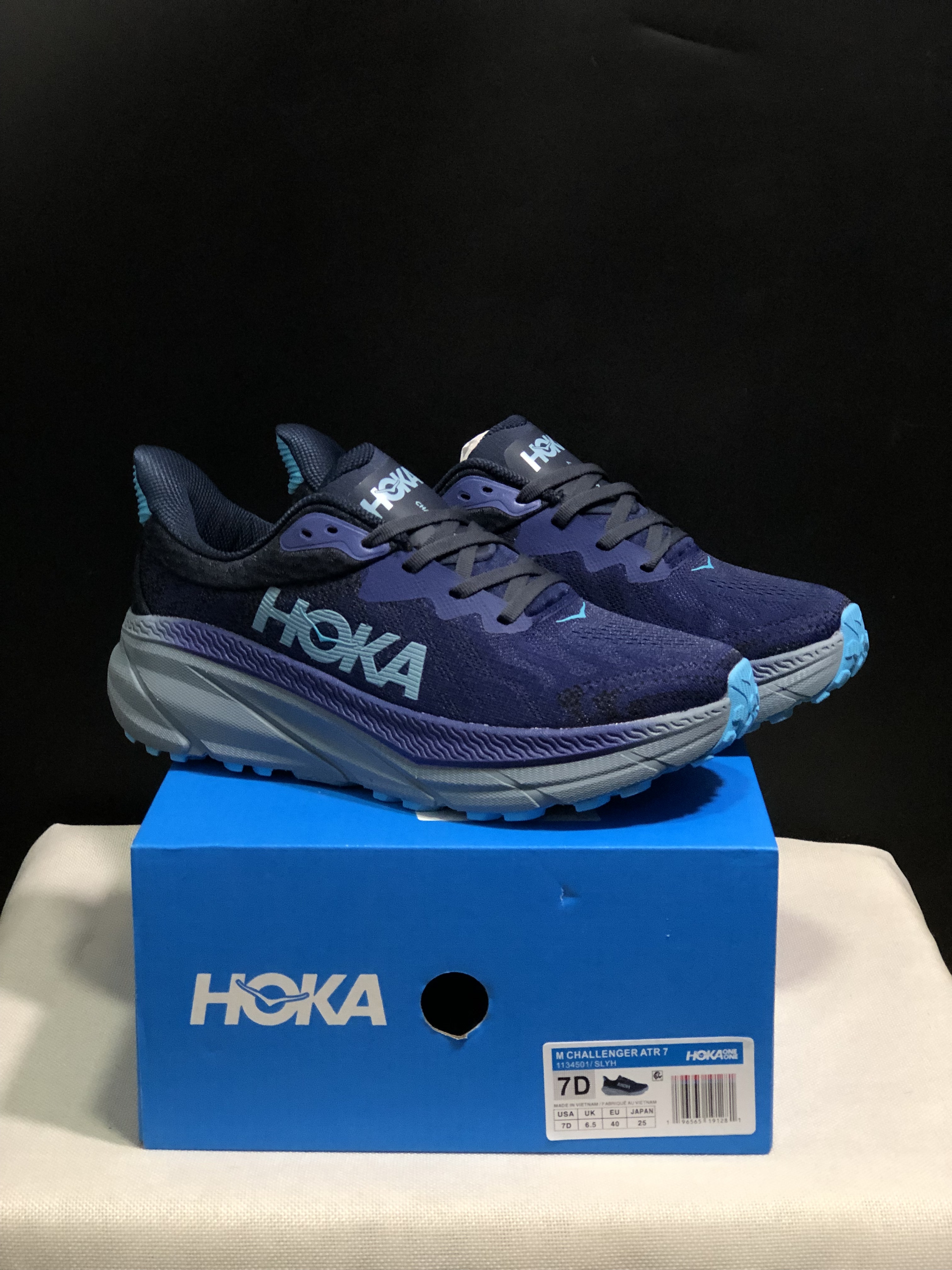 HOKA One Challenger 7