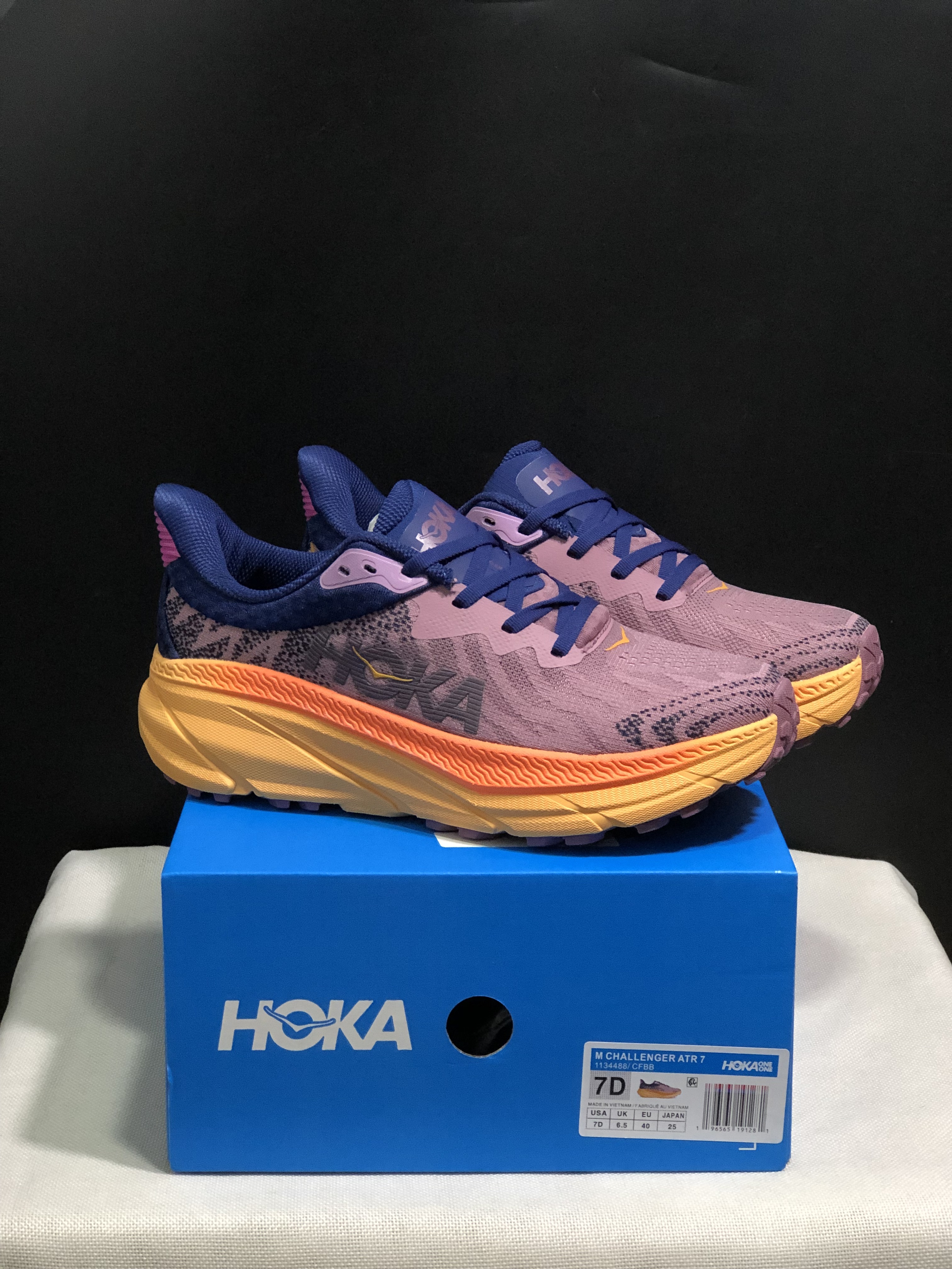 HOKA One Challenger 7