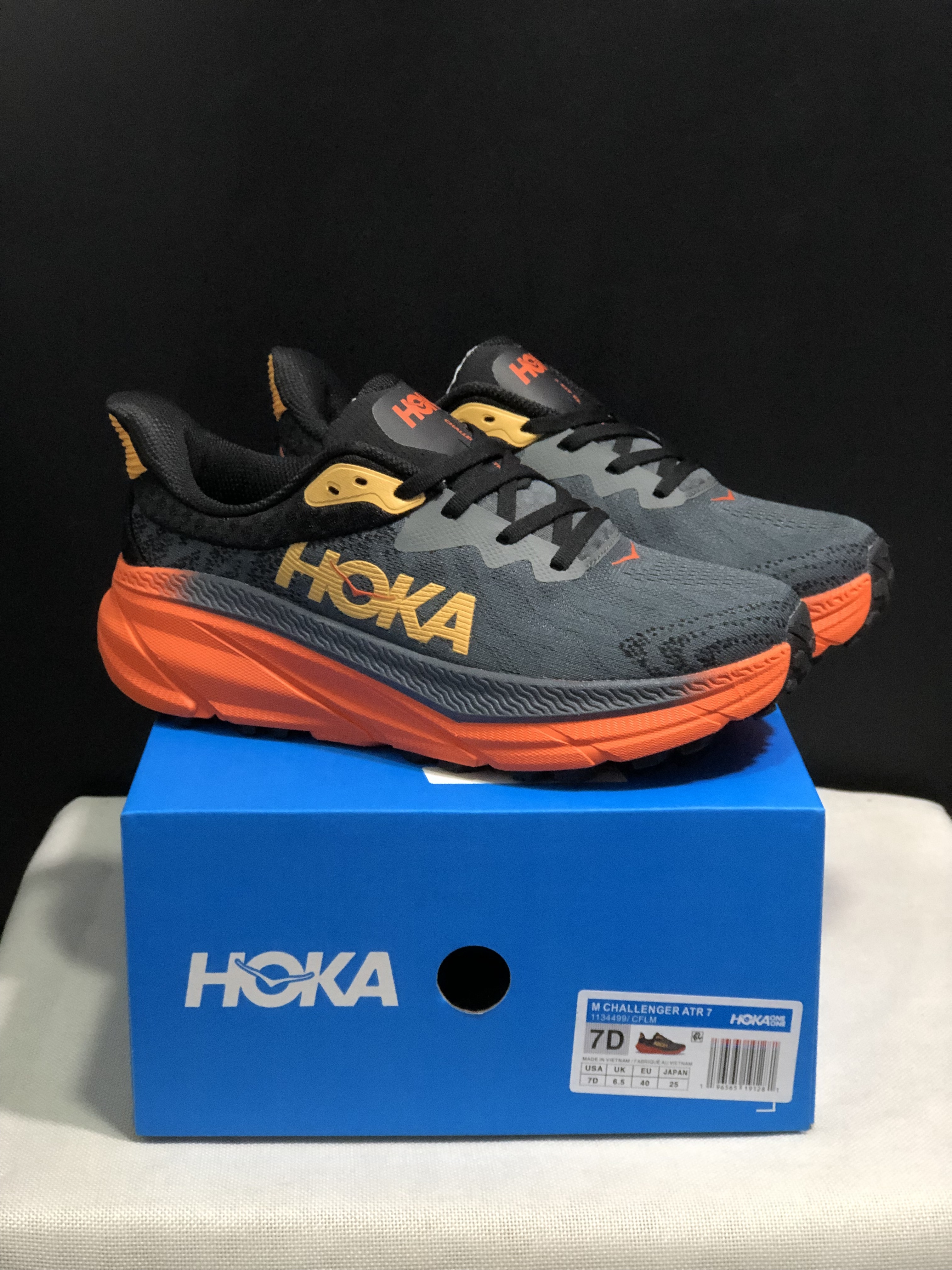 HOKA One Challenger 7