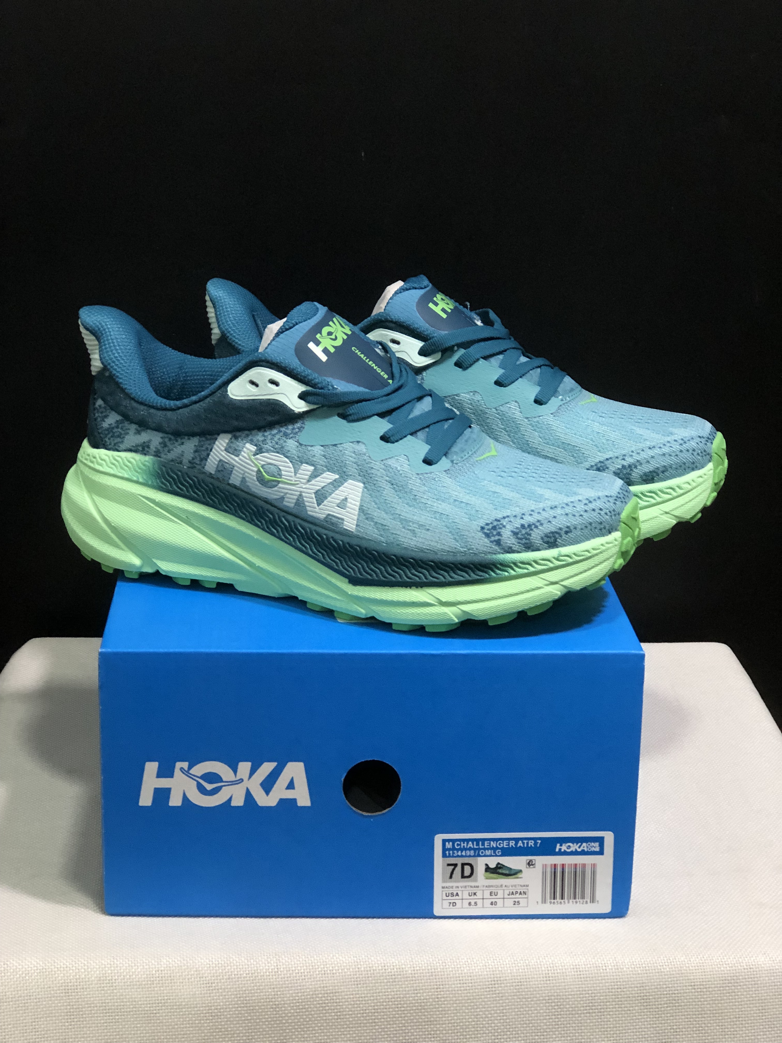 HOKA One Challenger 7