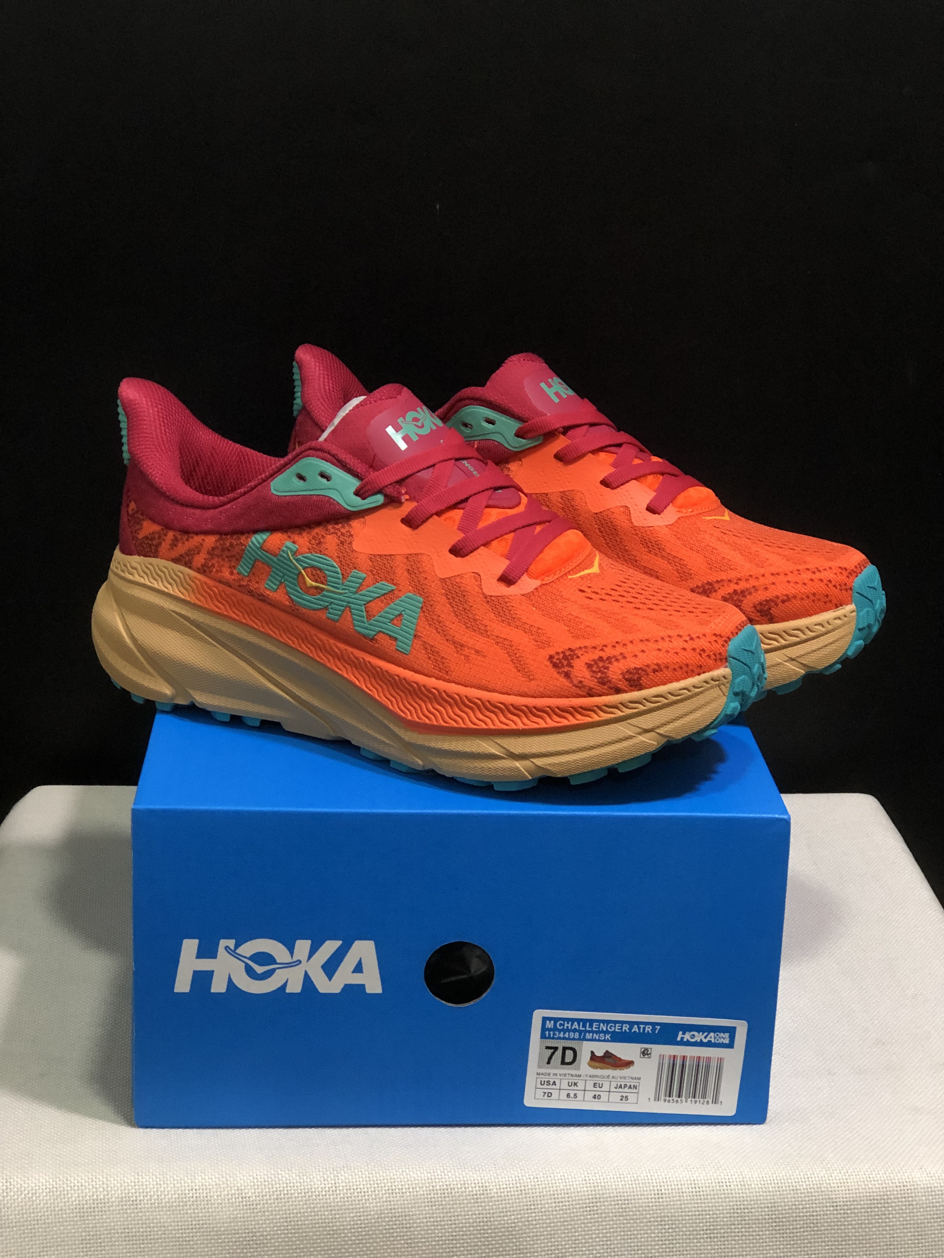 HOKA One Challenger 7