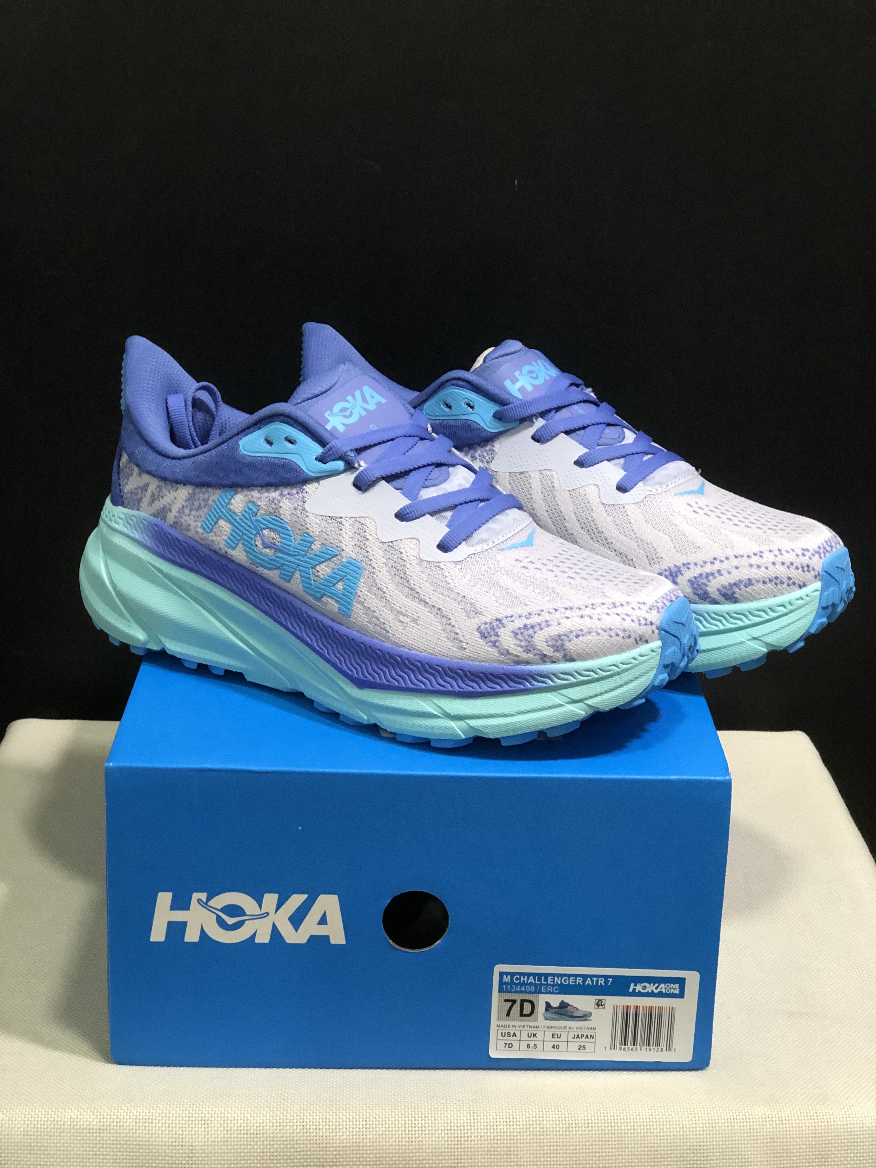 HOKA One Challenger 7