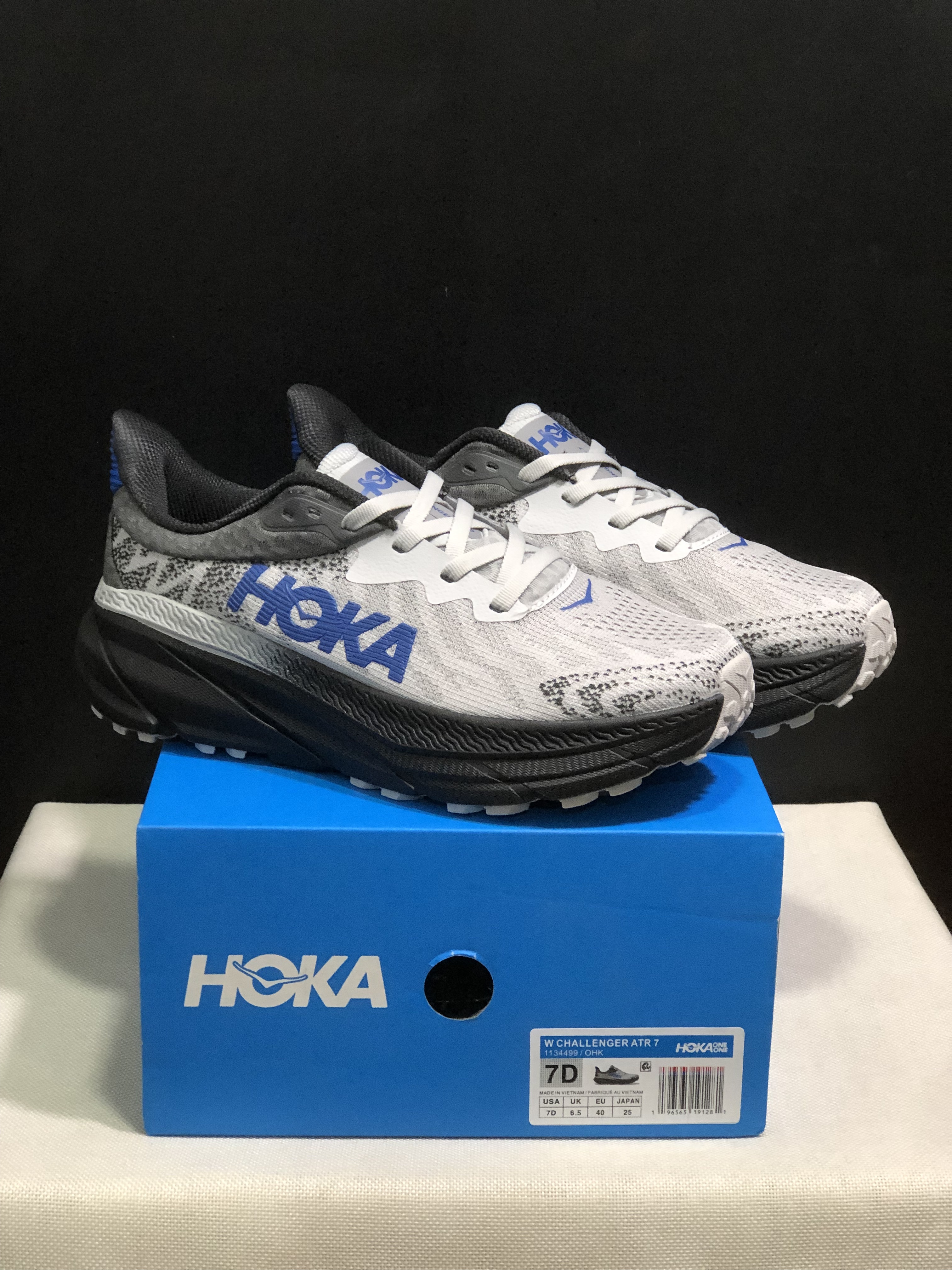 HOKA One Challenger 7