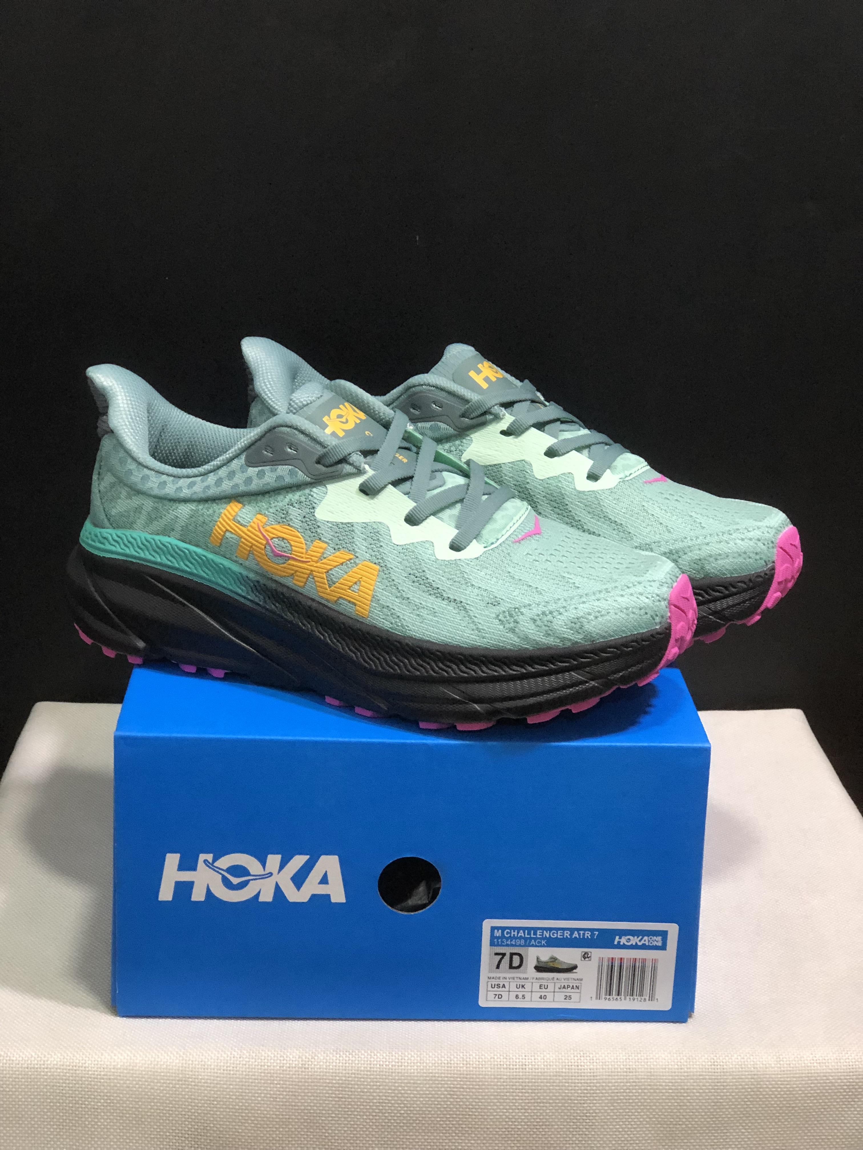 HOKA One Challenger 7