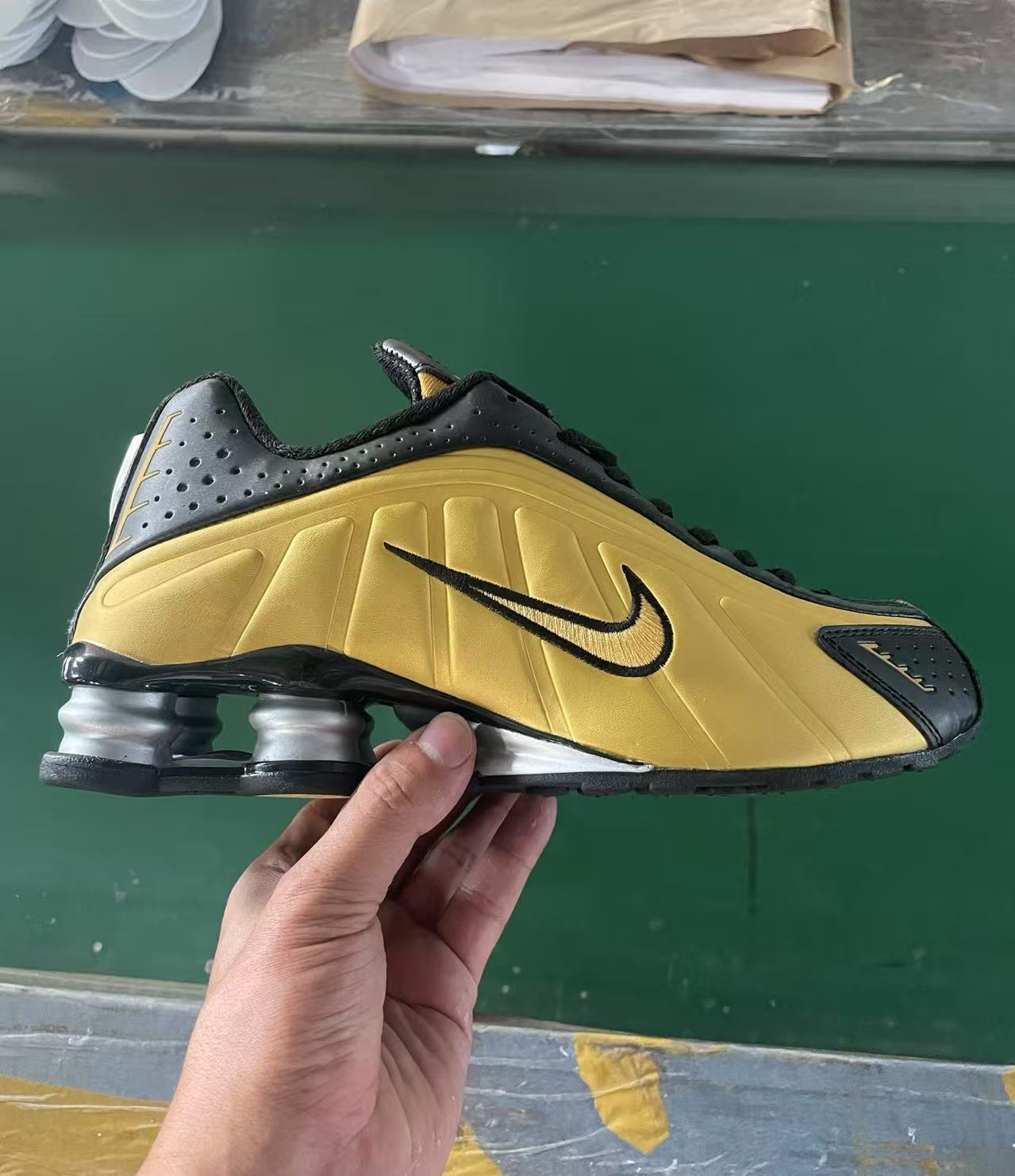 Nike Shox R4 36-45