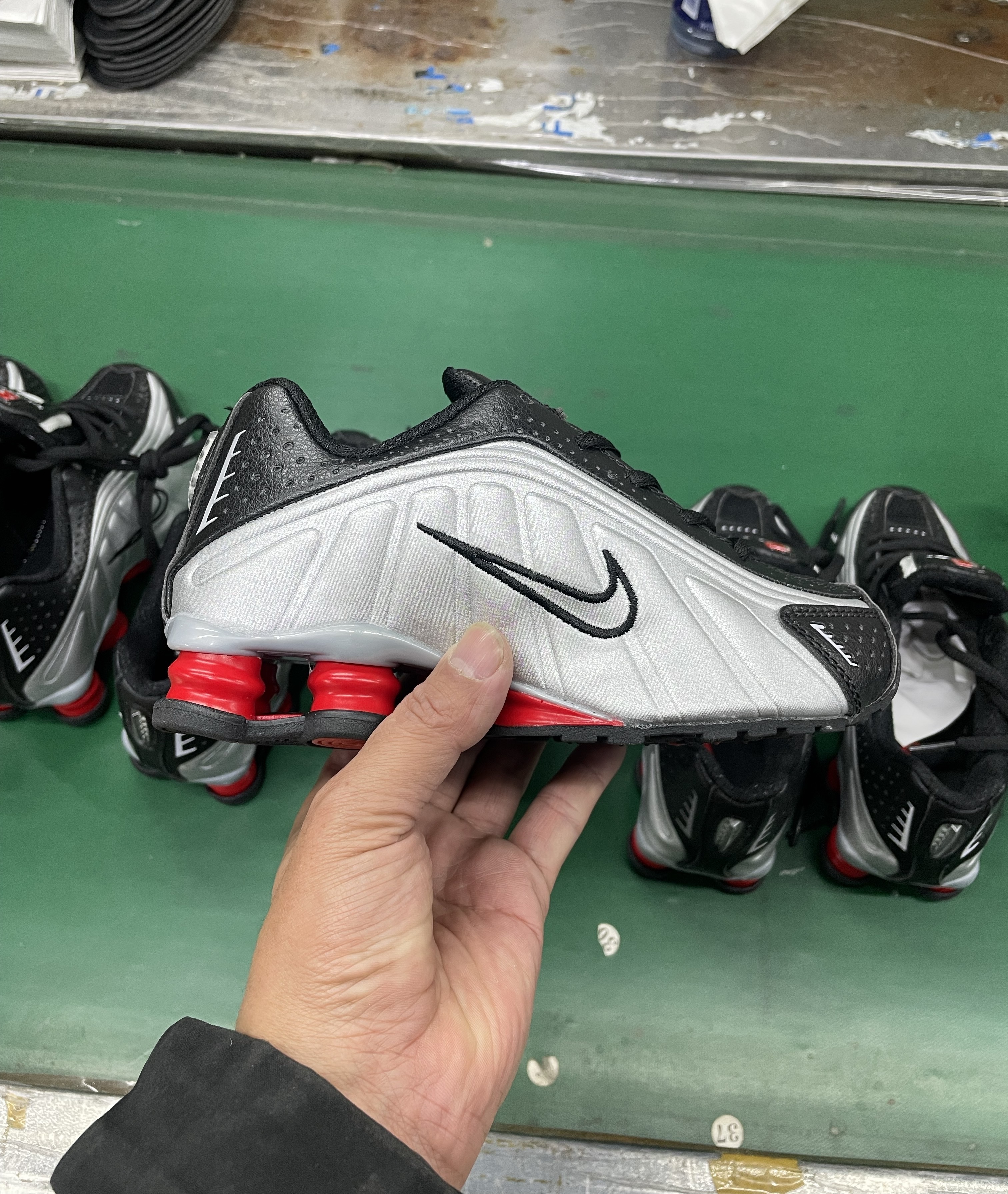 Nike Shox R4 28-35