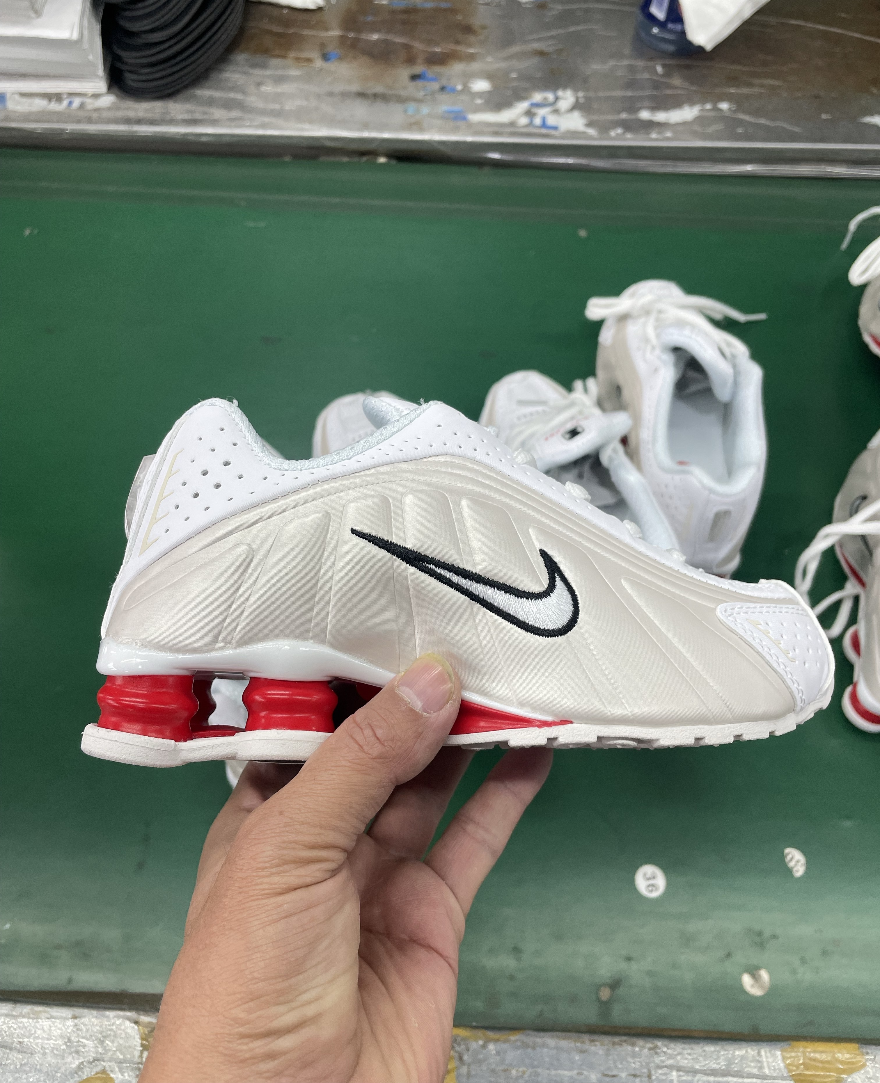Nike Shox R4 28-35
