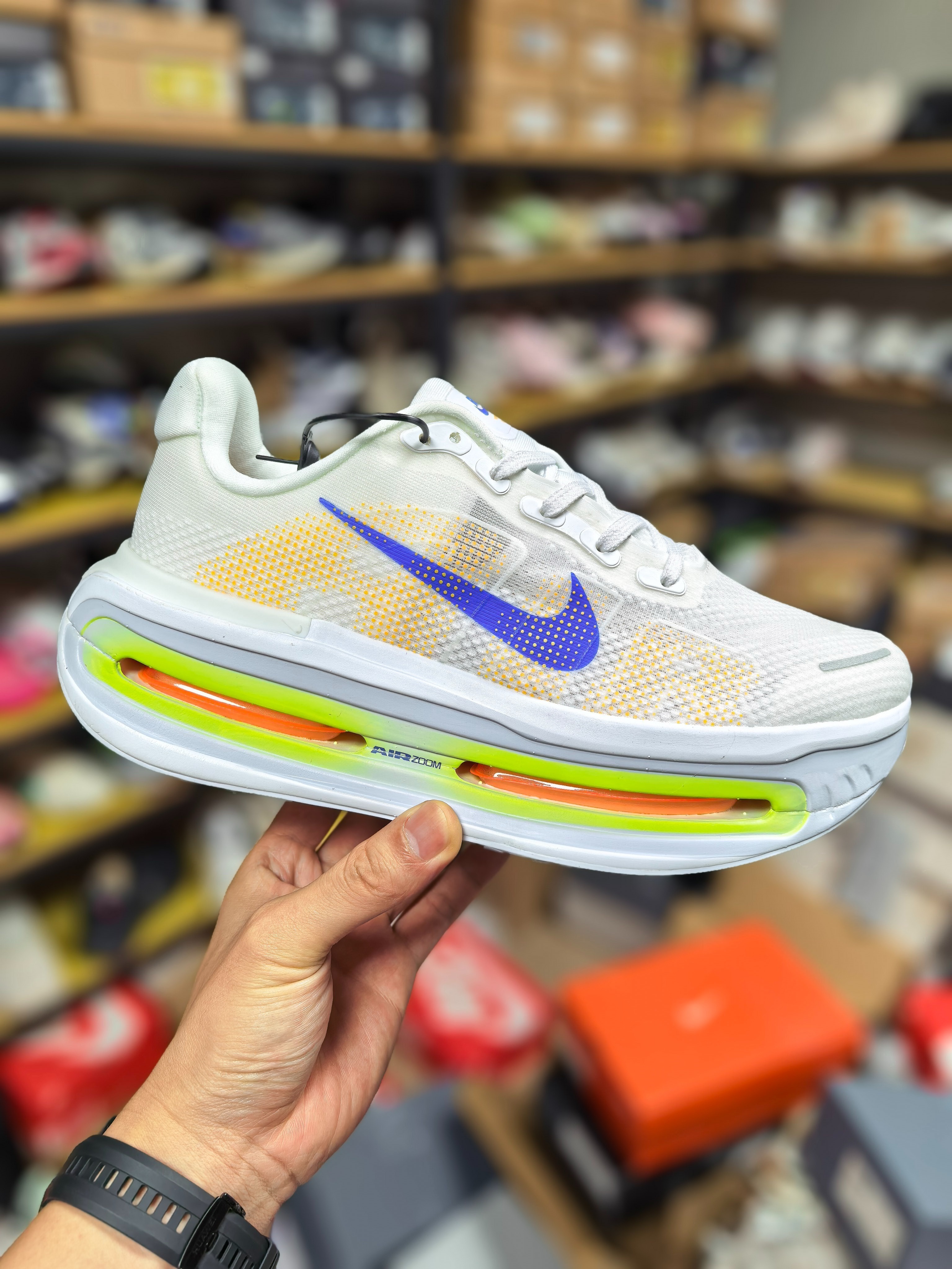 Nike Vomero 20-01